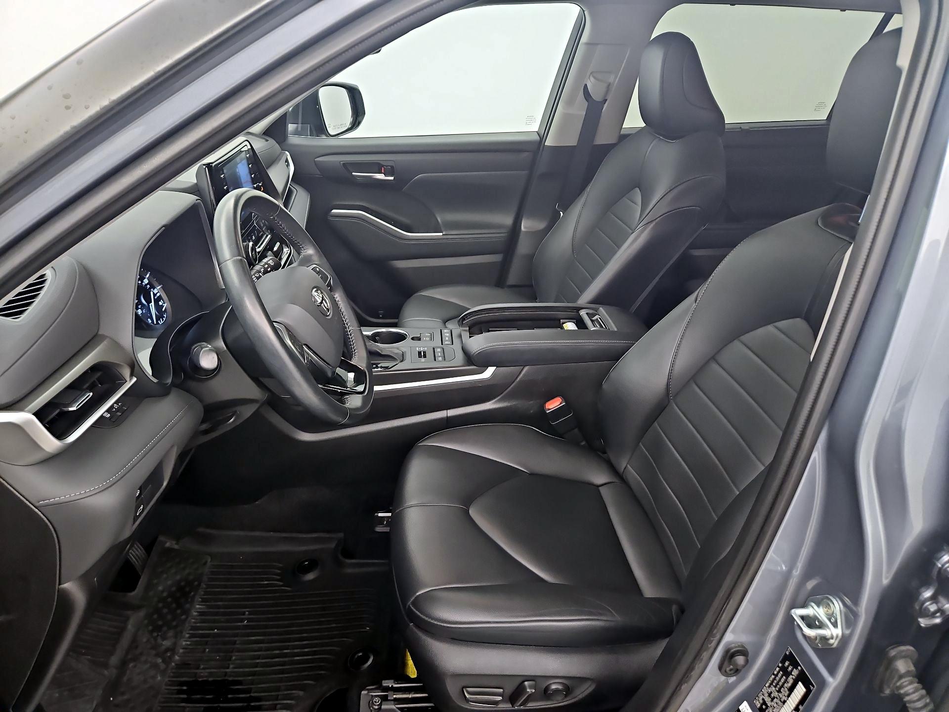 Thumbnail: 2021 Toyota Highlander - 11