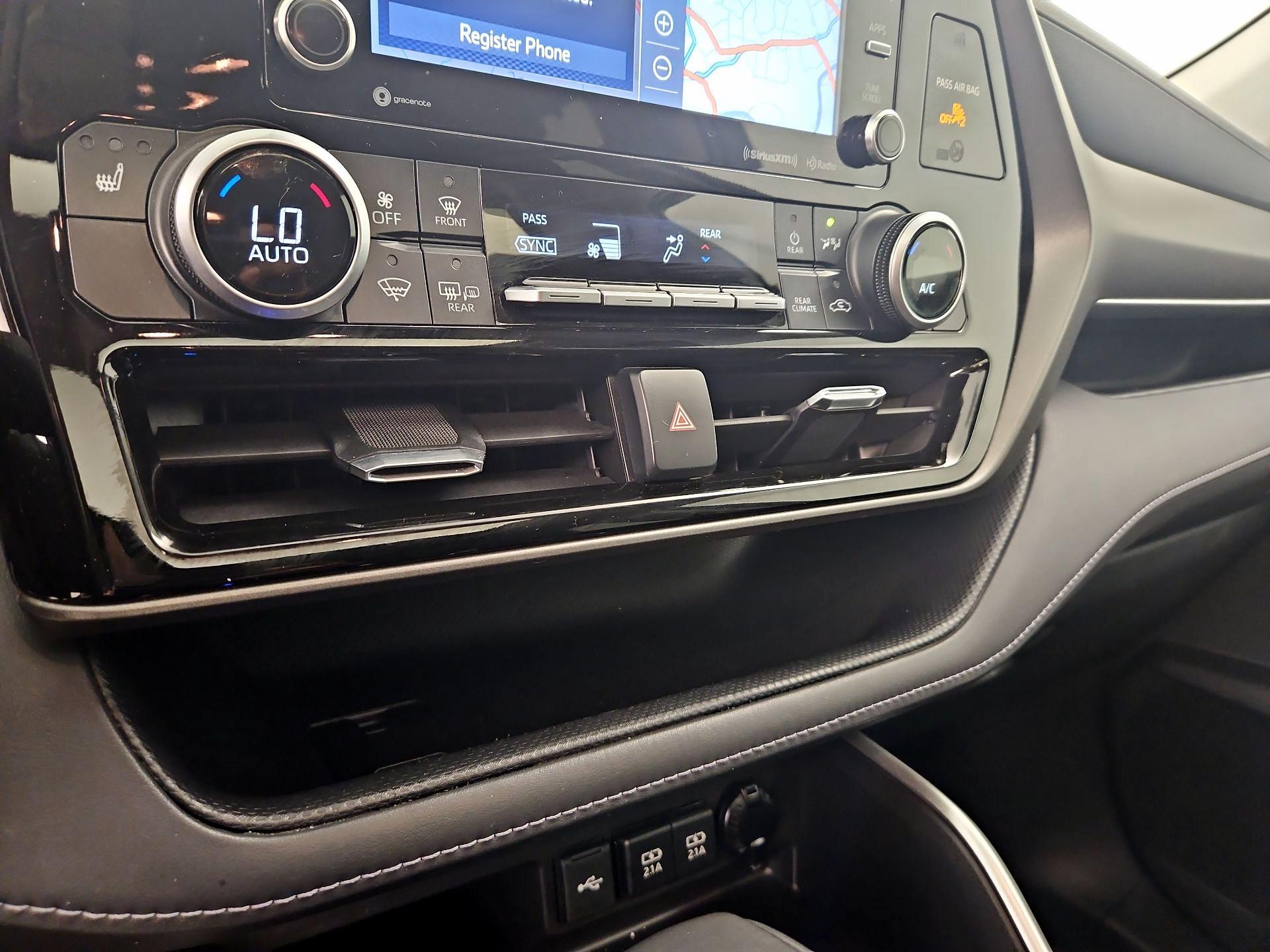 Thumbnail: 2021 Toyota Highlander - 16