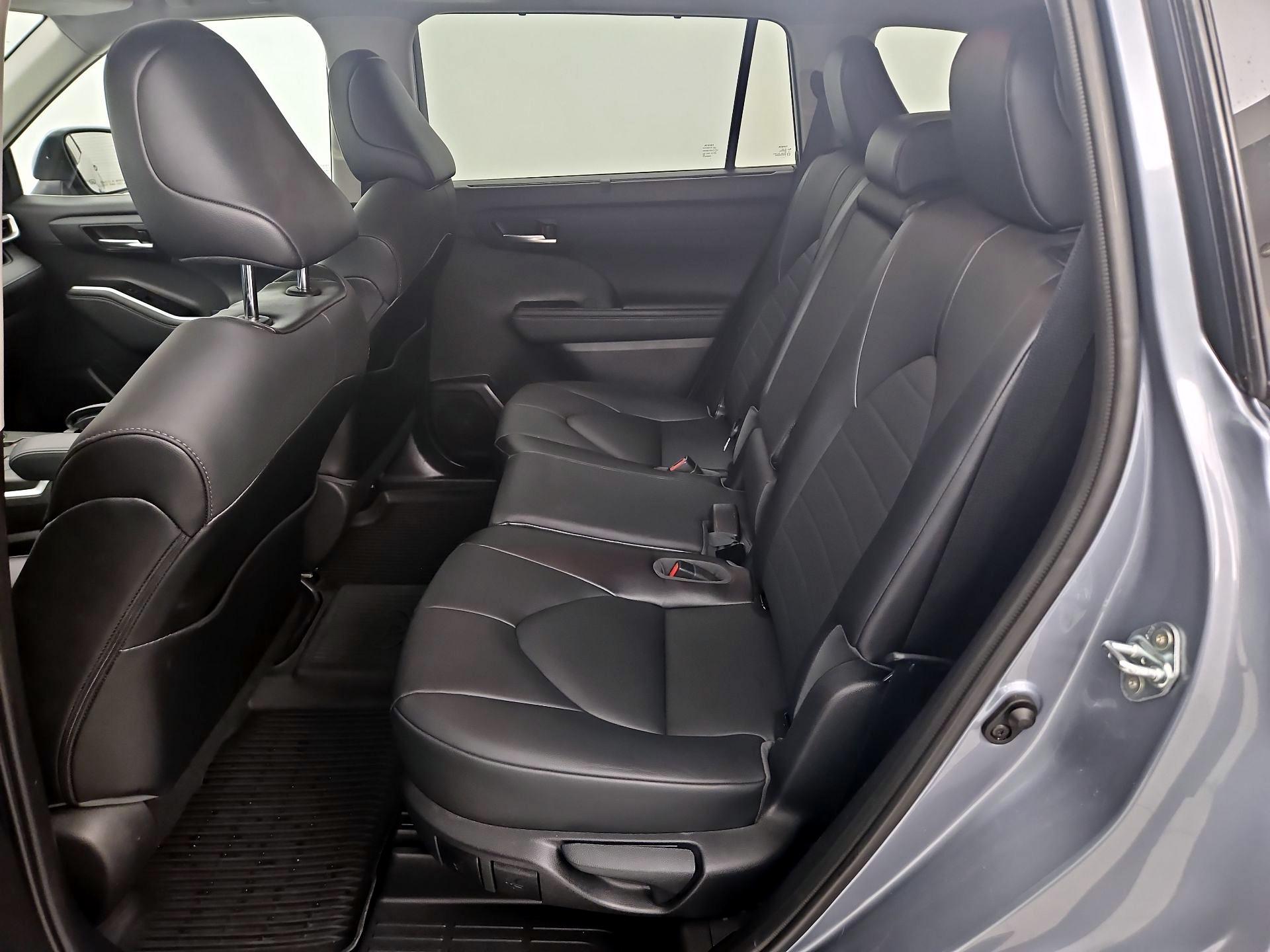 Thumbnail: 2021 Toyota Highlander - 20