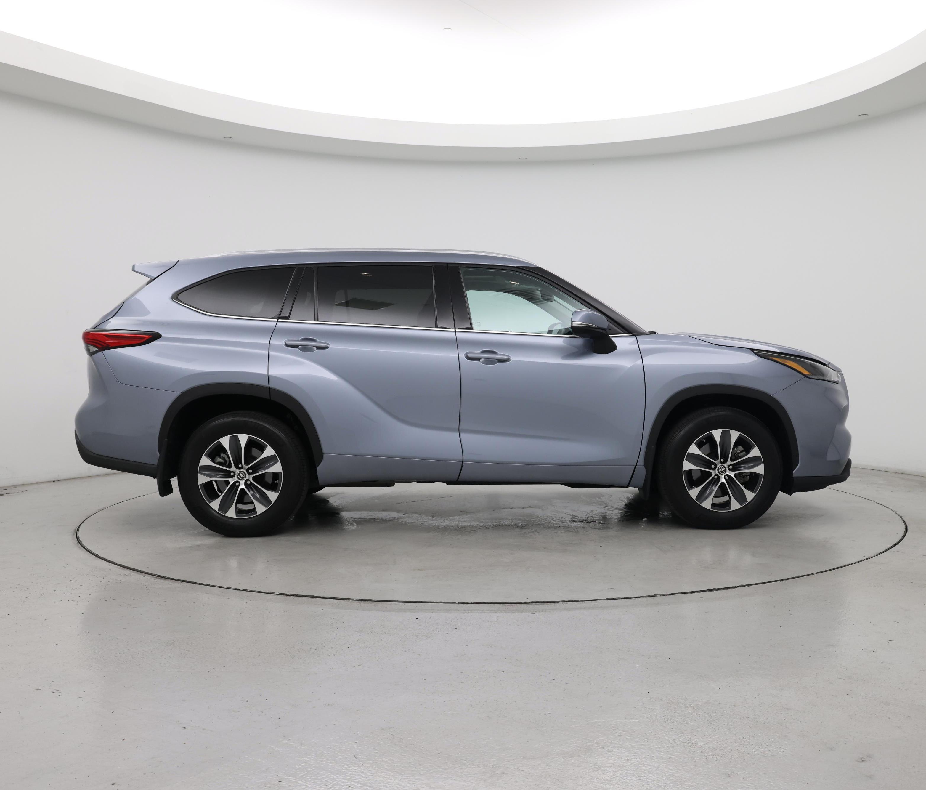 Thumbnail: 2021 Toyota Highlander - 7