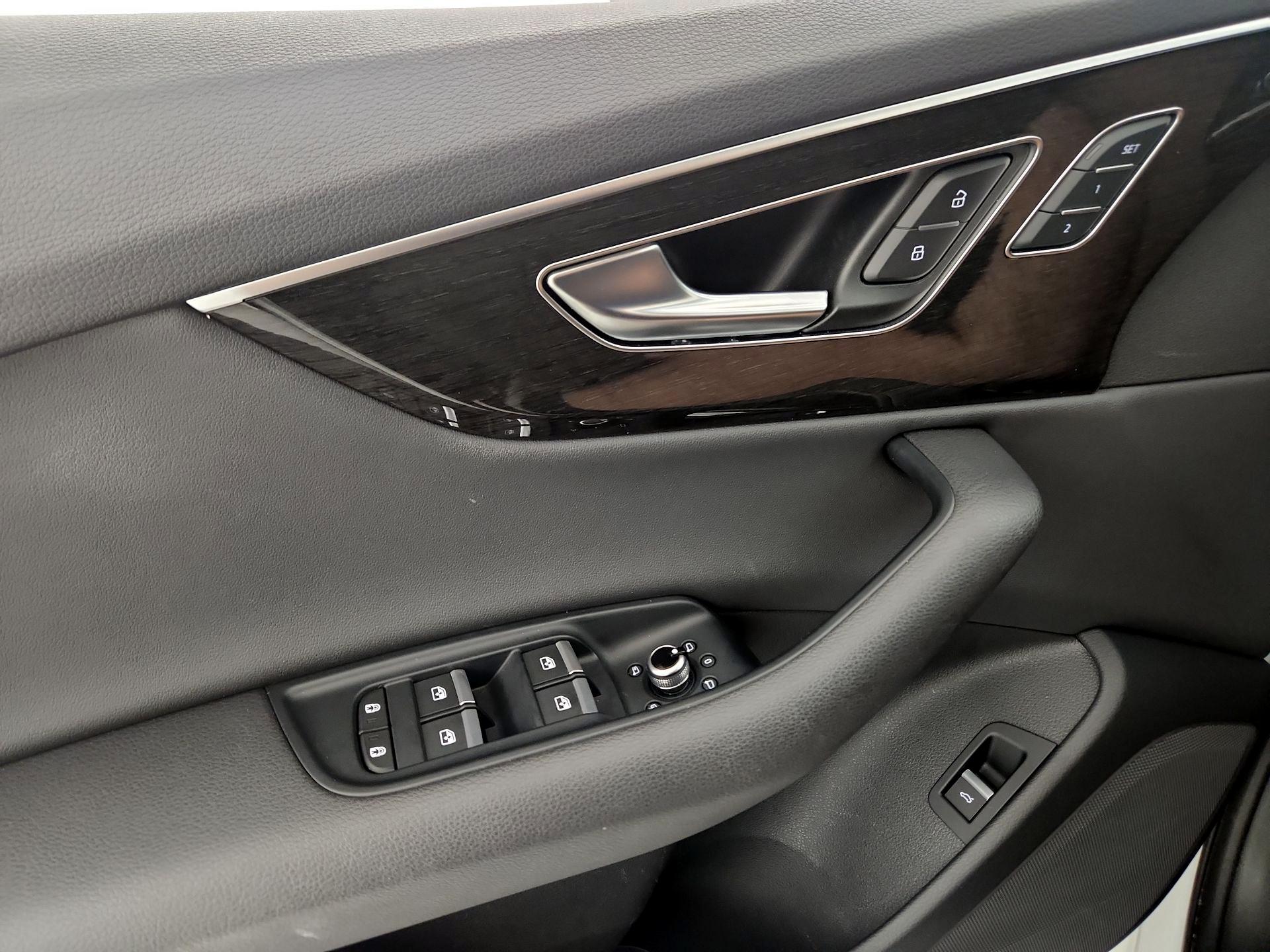 Thumbnail: 2021 Audi Q7 - 12