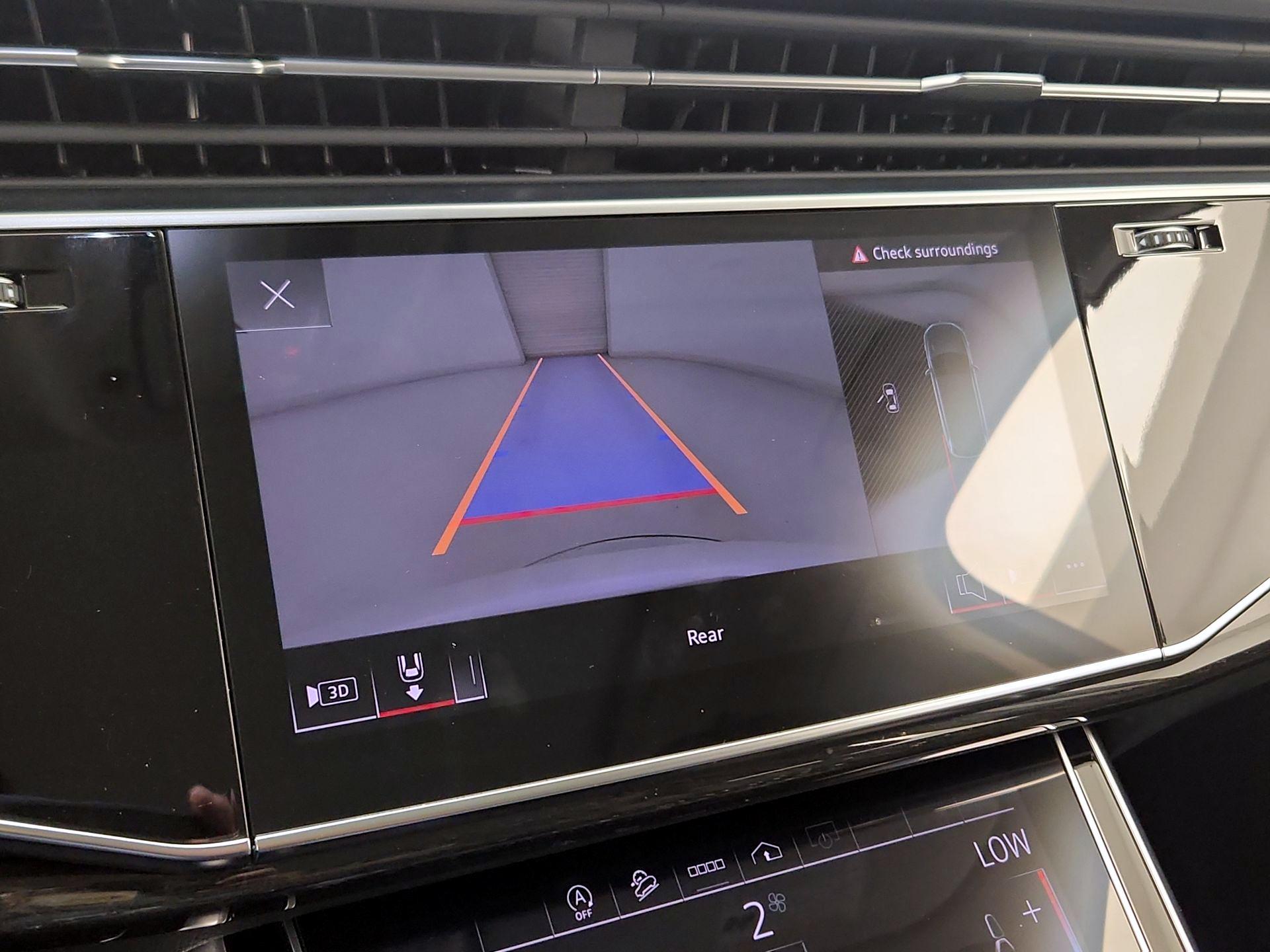 Thumbnail: 2021 Audi Q7 - 15
