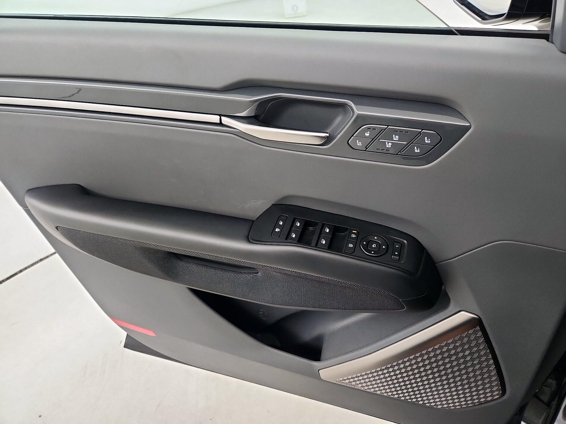 Thumbnail: 2024 Kia EV9 - 12