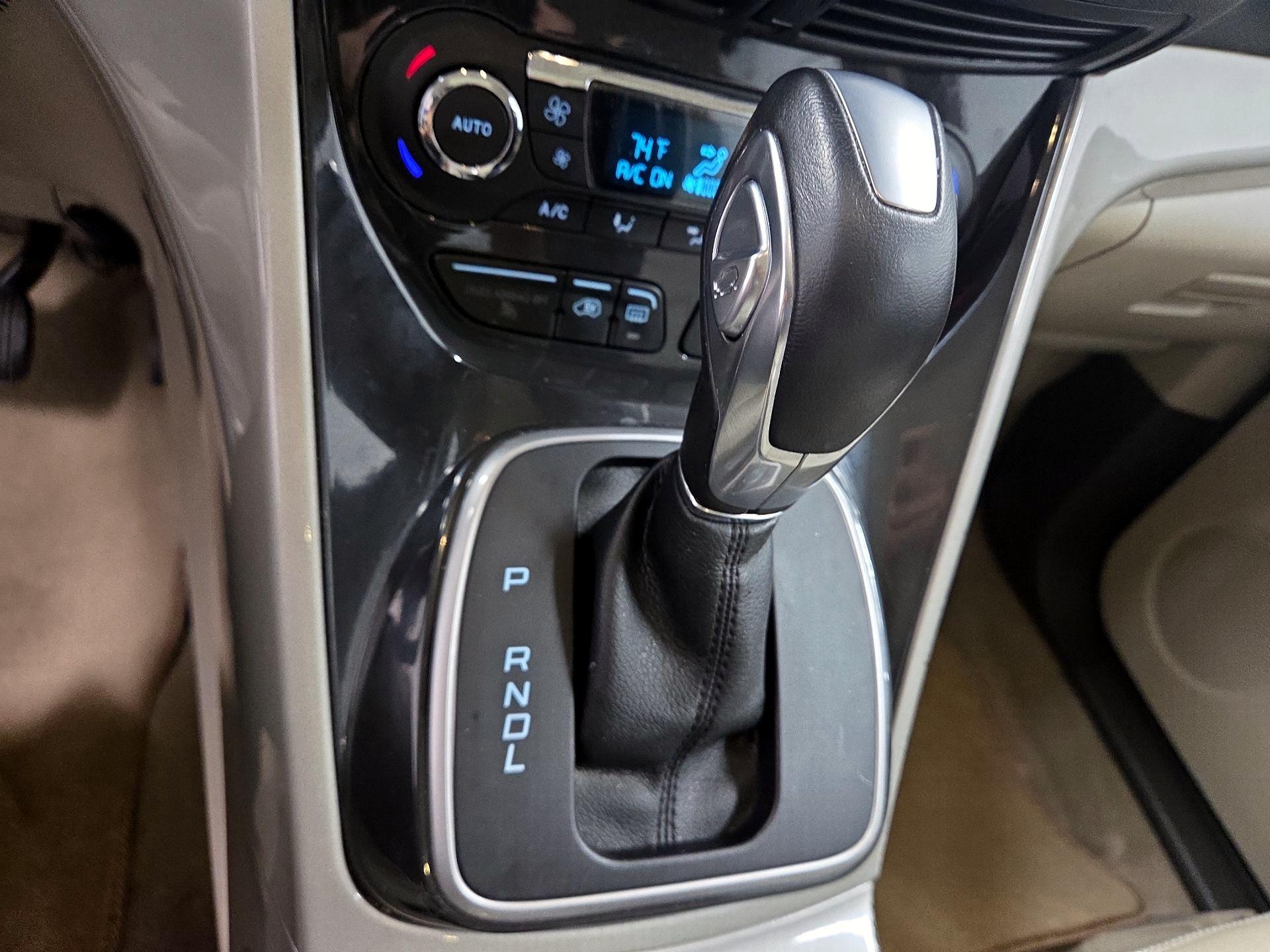Thumbnail: 2016 Ford C-Max - 16