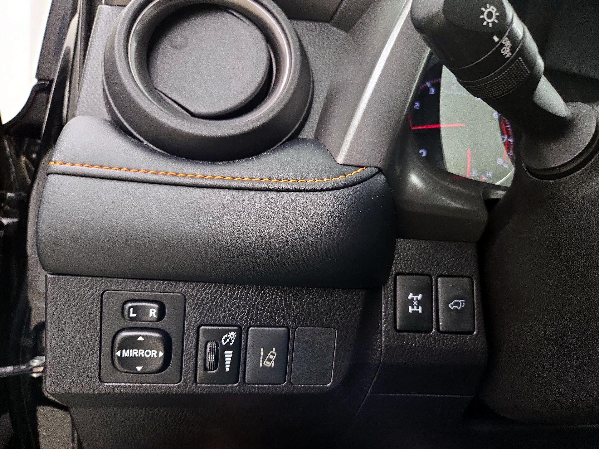 Thumbnail: 2018 Toyota RAV4 - 13