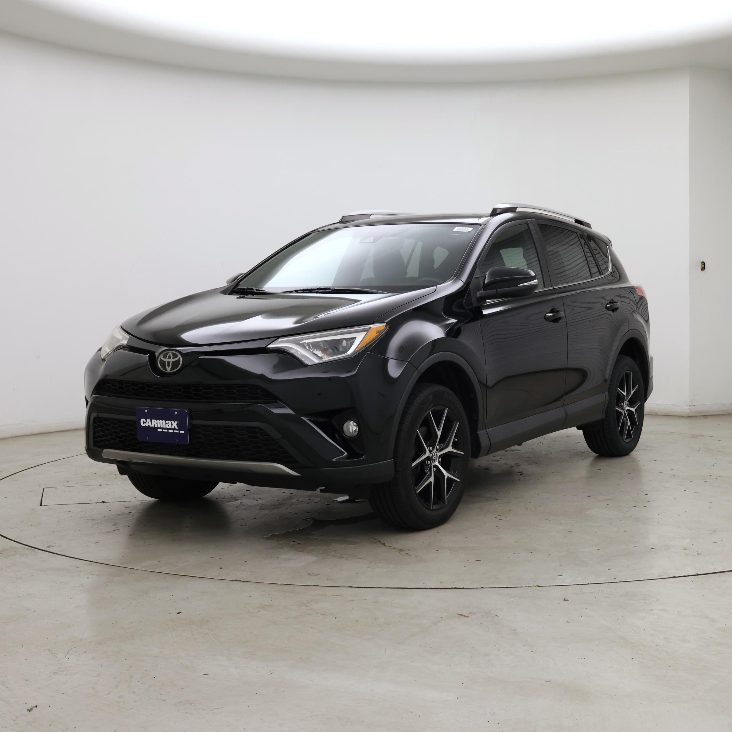 Thumbnail: 2018 Toyota RAV4 - 4