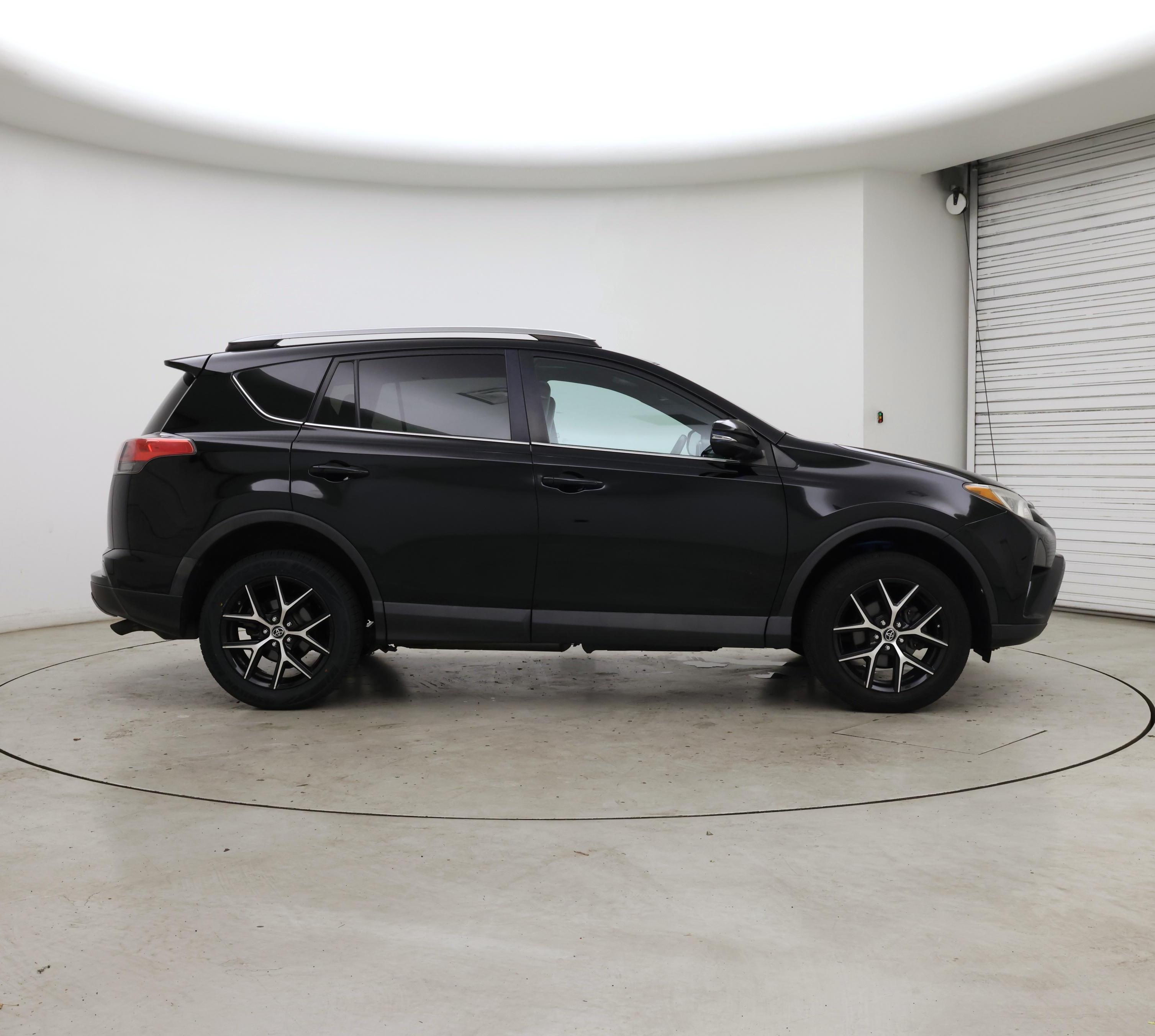 Thumbnail: 2018 Toyota RAV4 - 7