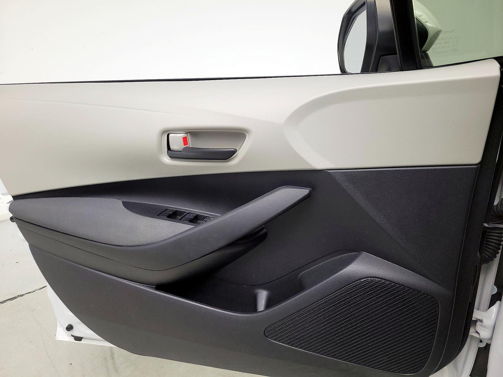 2022 Toyota Corolla LE - Photo 13