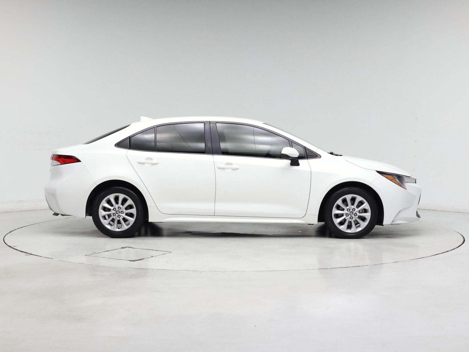 2022 Toyota Corolla LE - Photo 8