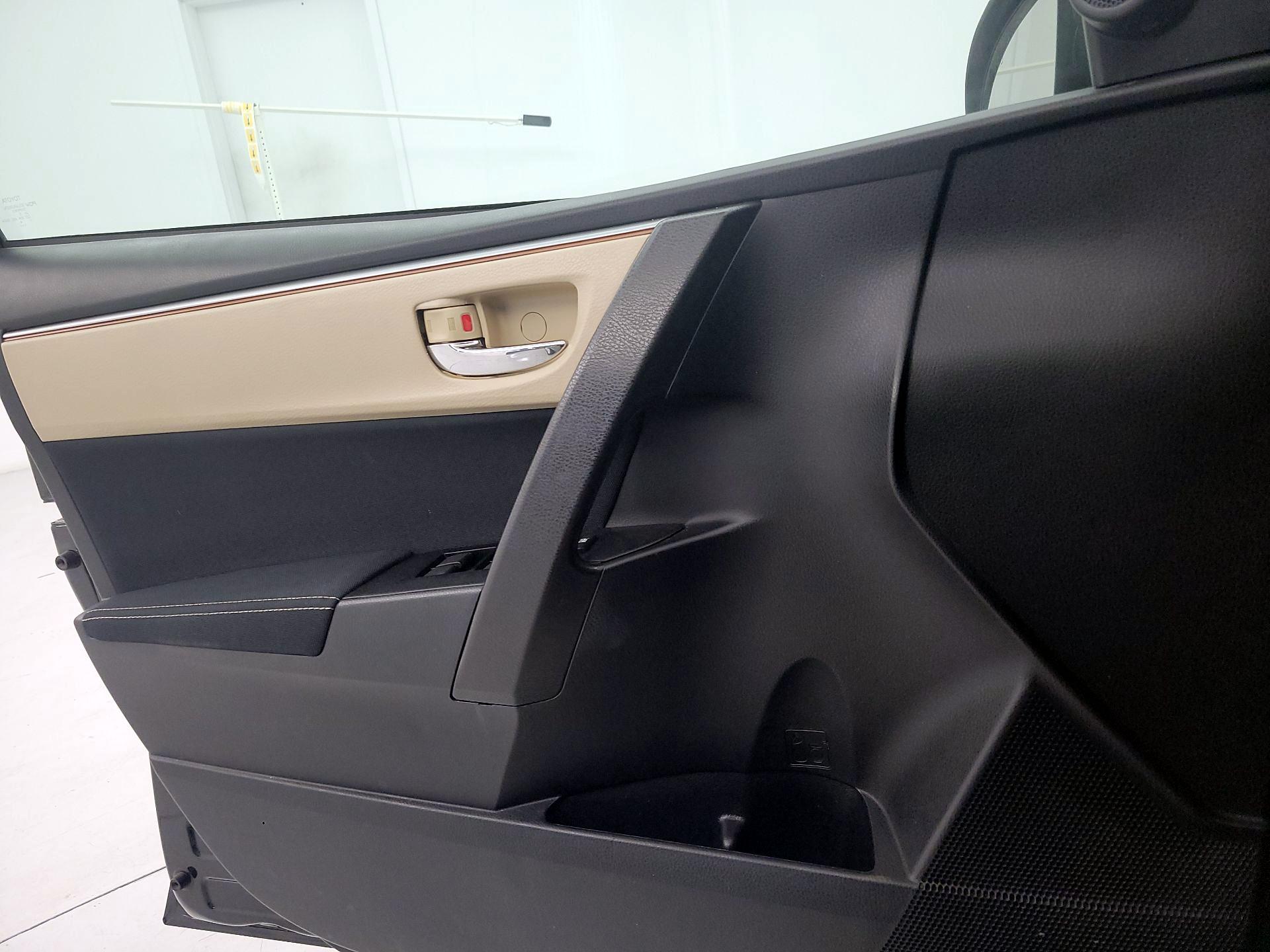Thumbnail: 2015 Toyota Corolla - 12