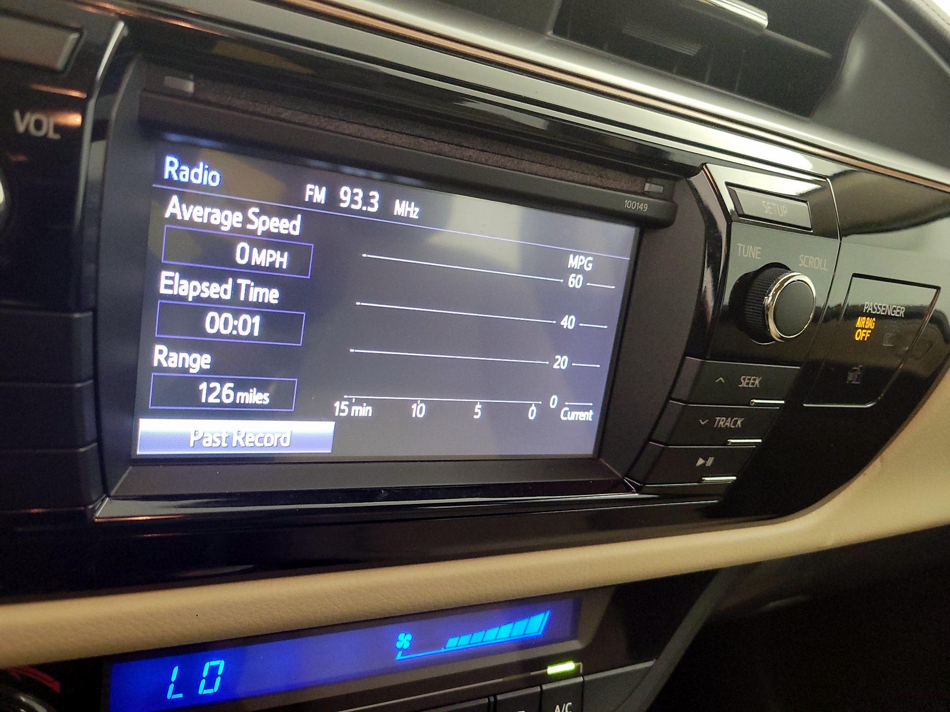Thumbnail: 2015 Toyota Corolla - 15