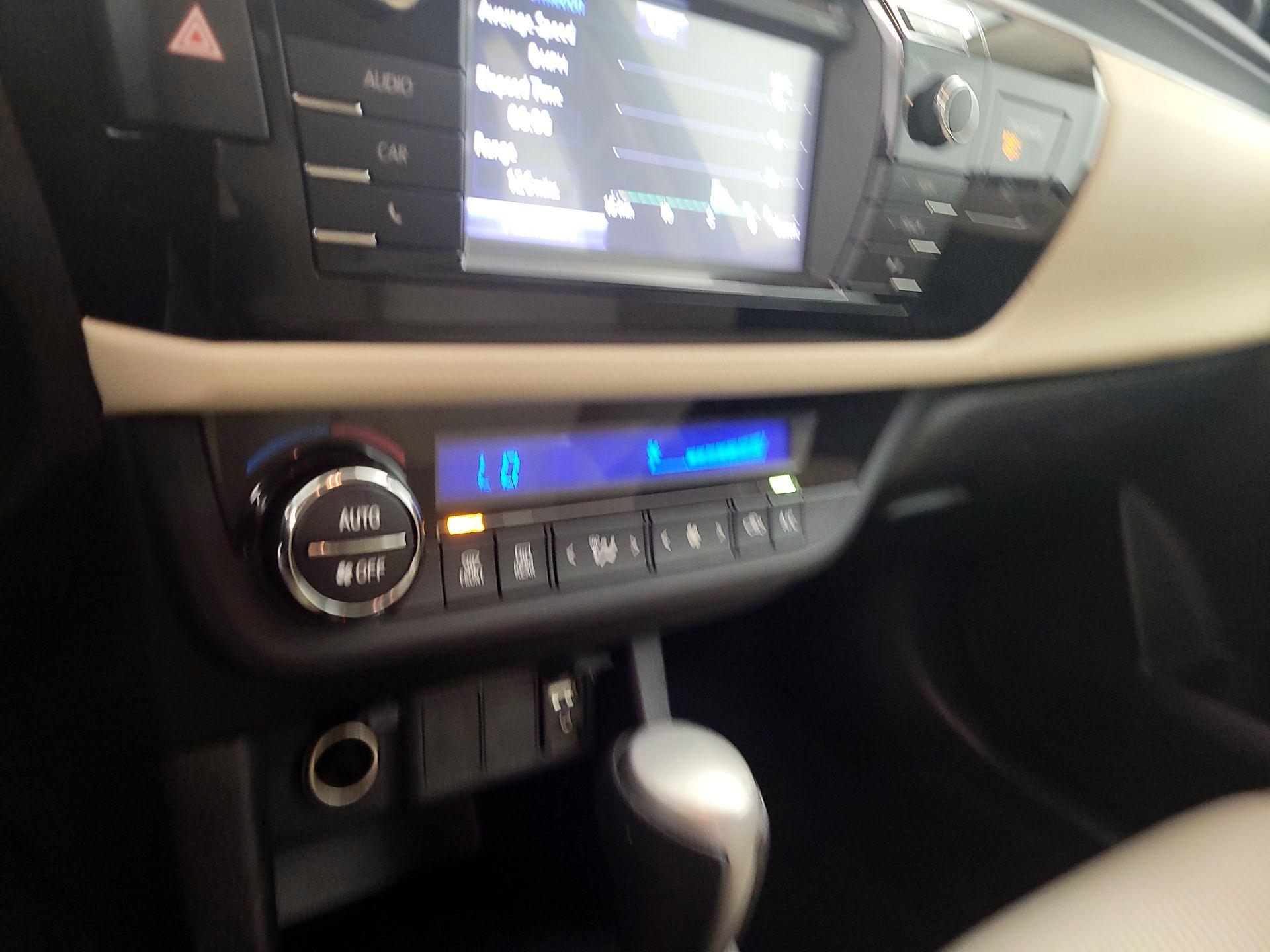 Thumbnail: 2015 Toyota Corolla - 16