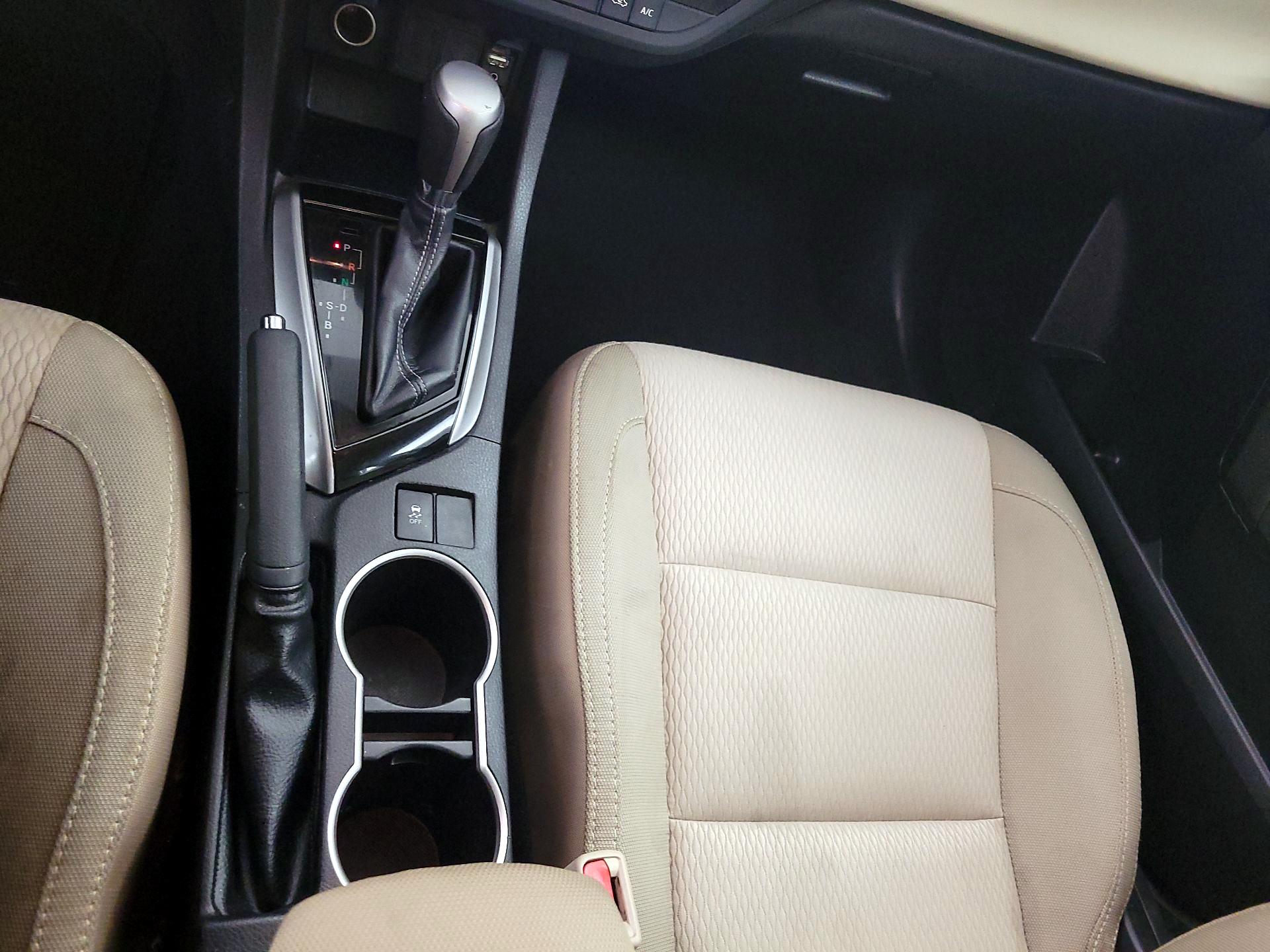Thumbnail: 2015 Toyota Corolla - 17