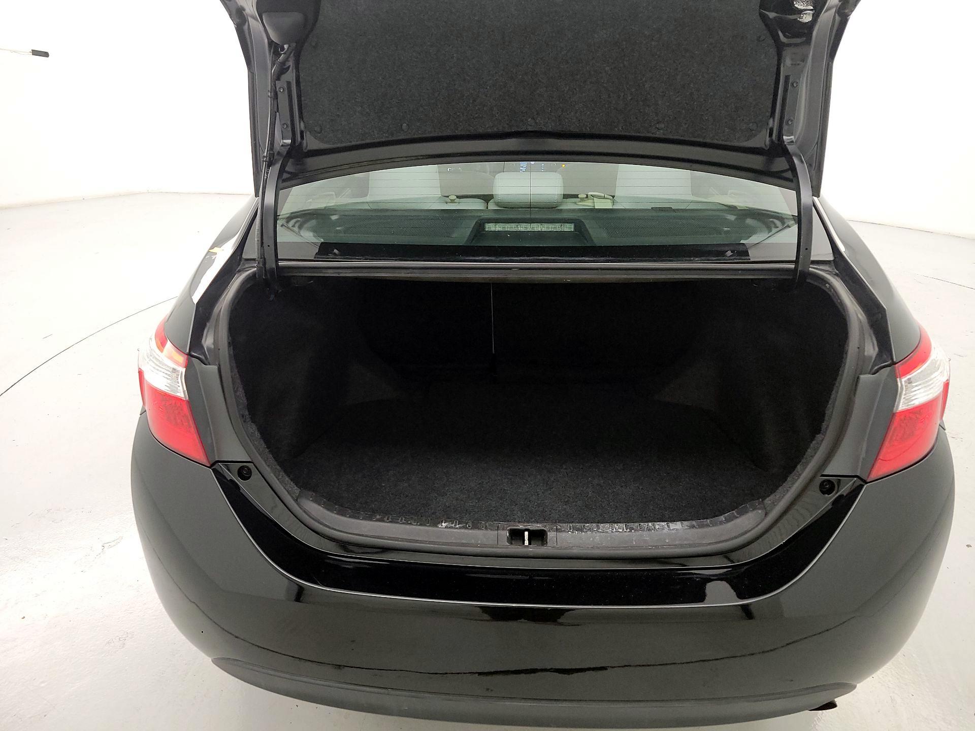 Thumbnail: 2015 Toyota Corolla - 20