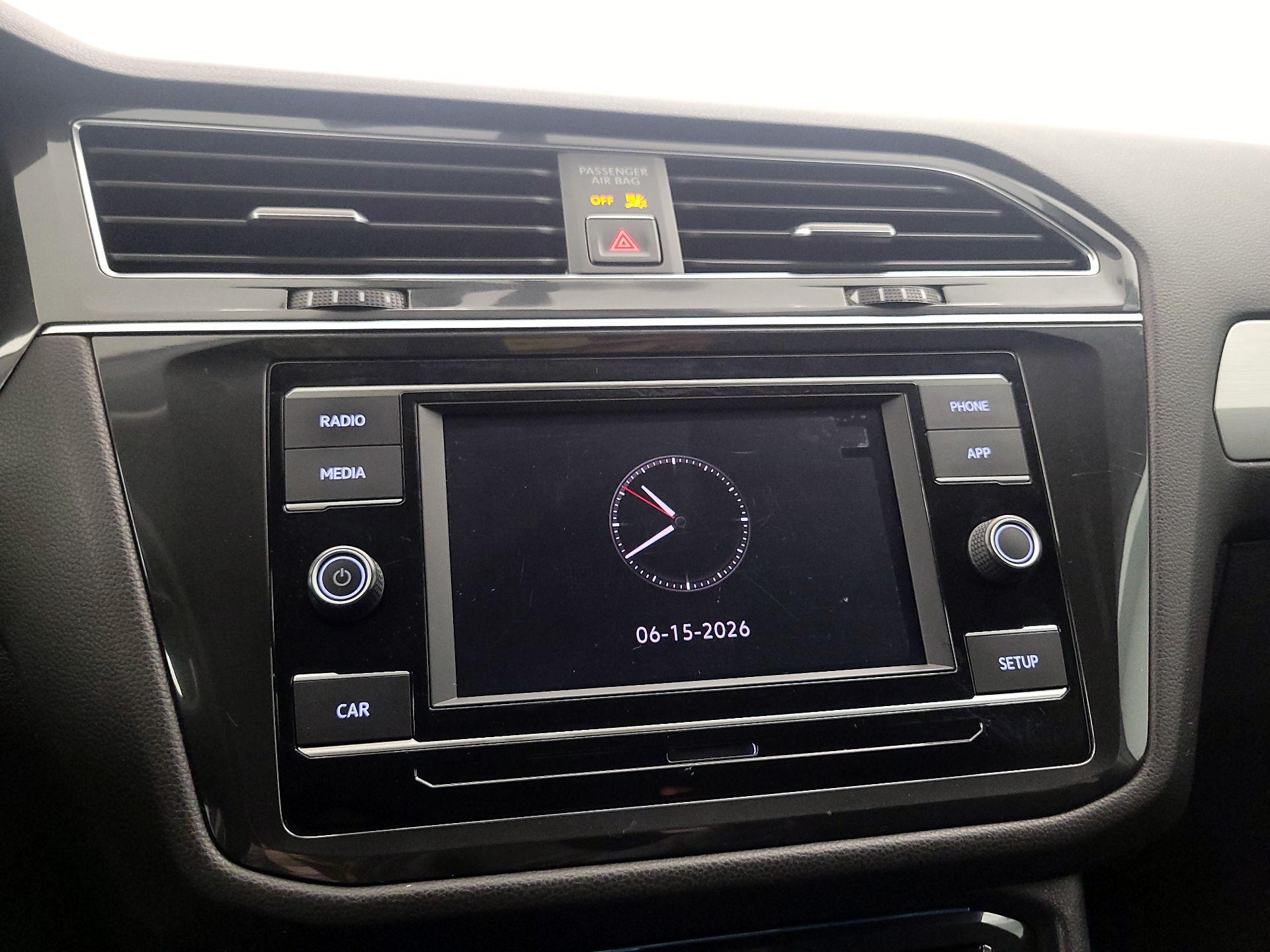 Thumbnail: 2018 Volkswagen Tiguan - 14