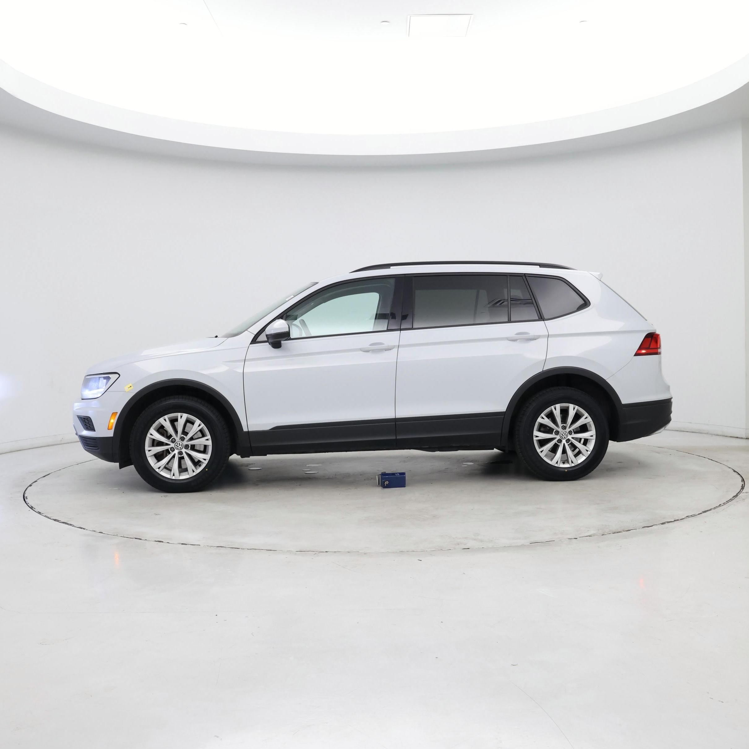 Thumbnail: 2018 Volkswagen Tiguan - 2