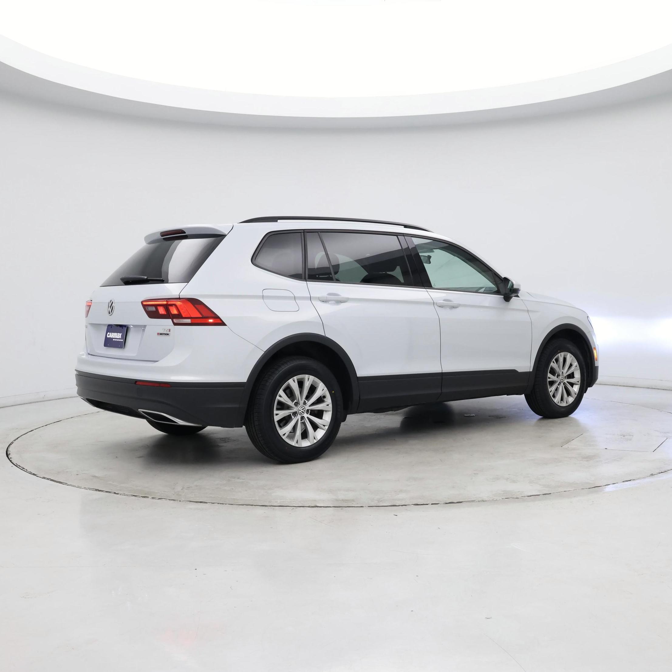 Thumbnail: 2018 Volkswagen Tiguan - 6