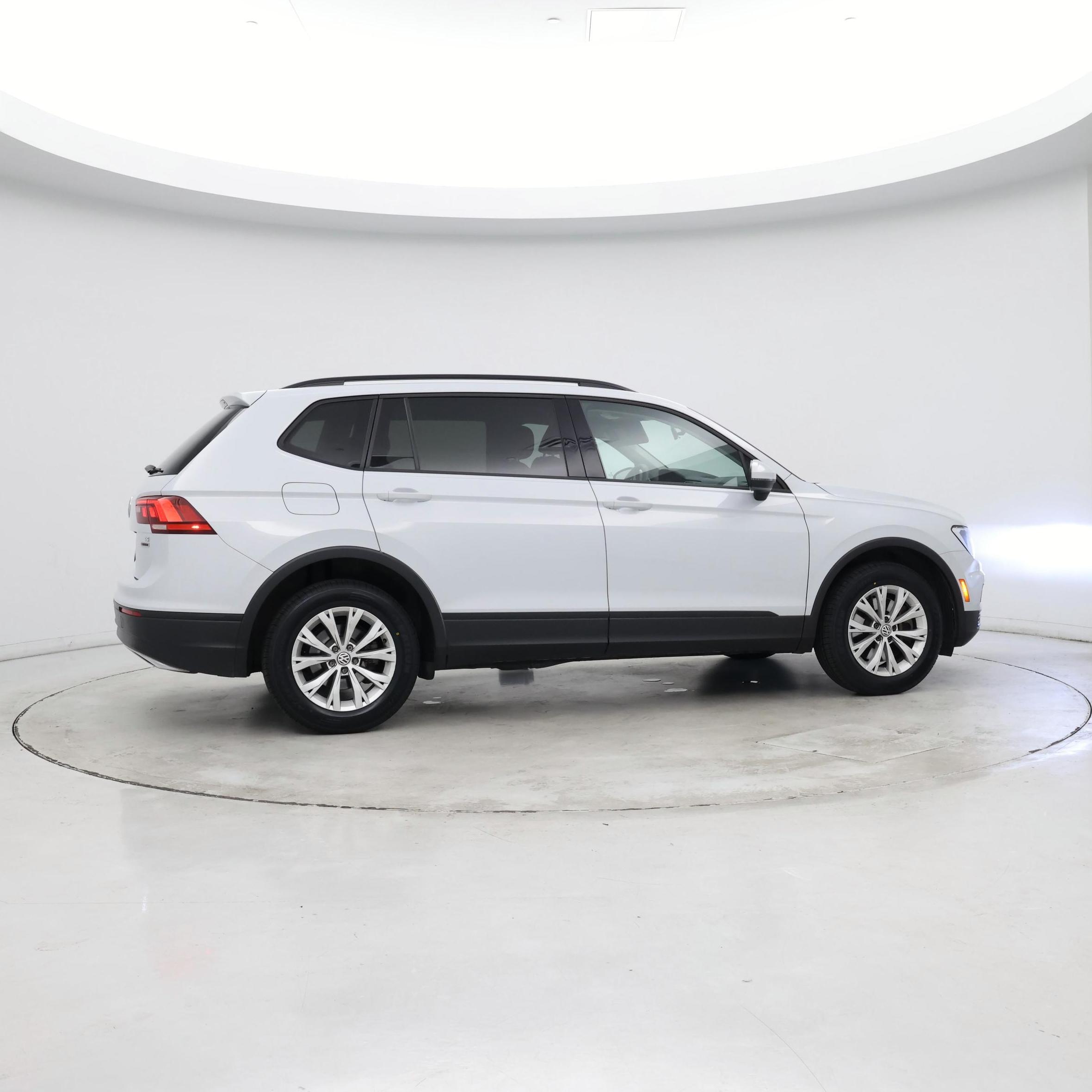Thumbnail: 2018 Volkswagen Tiguan - 8