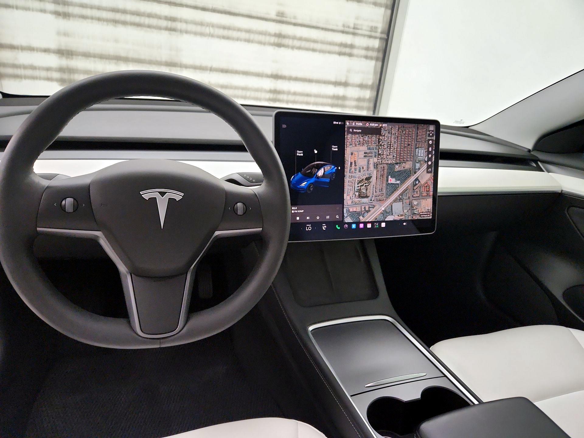 Thumbnail: 2021 Tesla Model 3 - 9