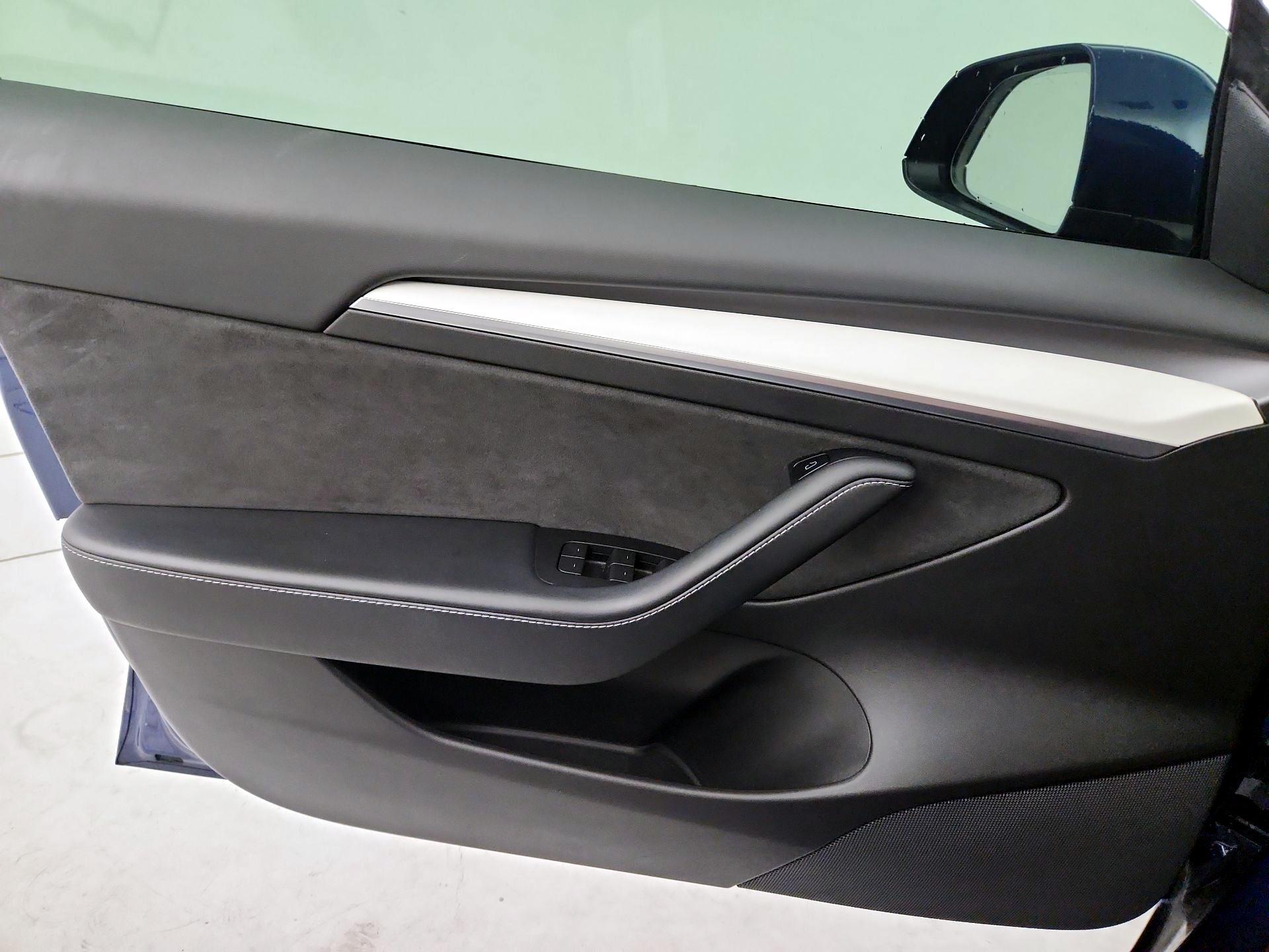 Thumbnail: 2021 Tesla Model 3 - 12