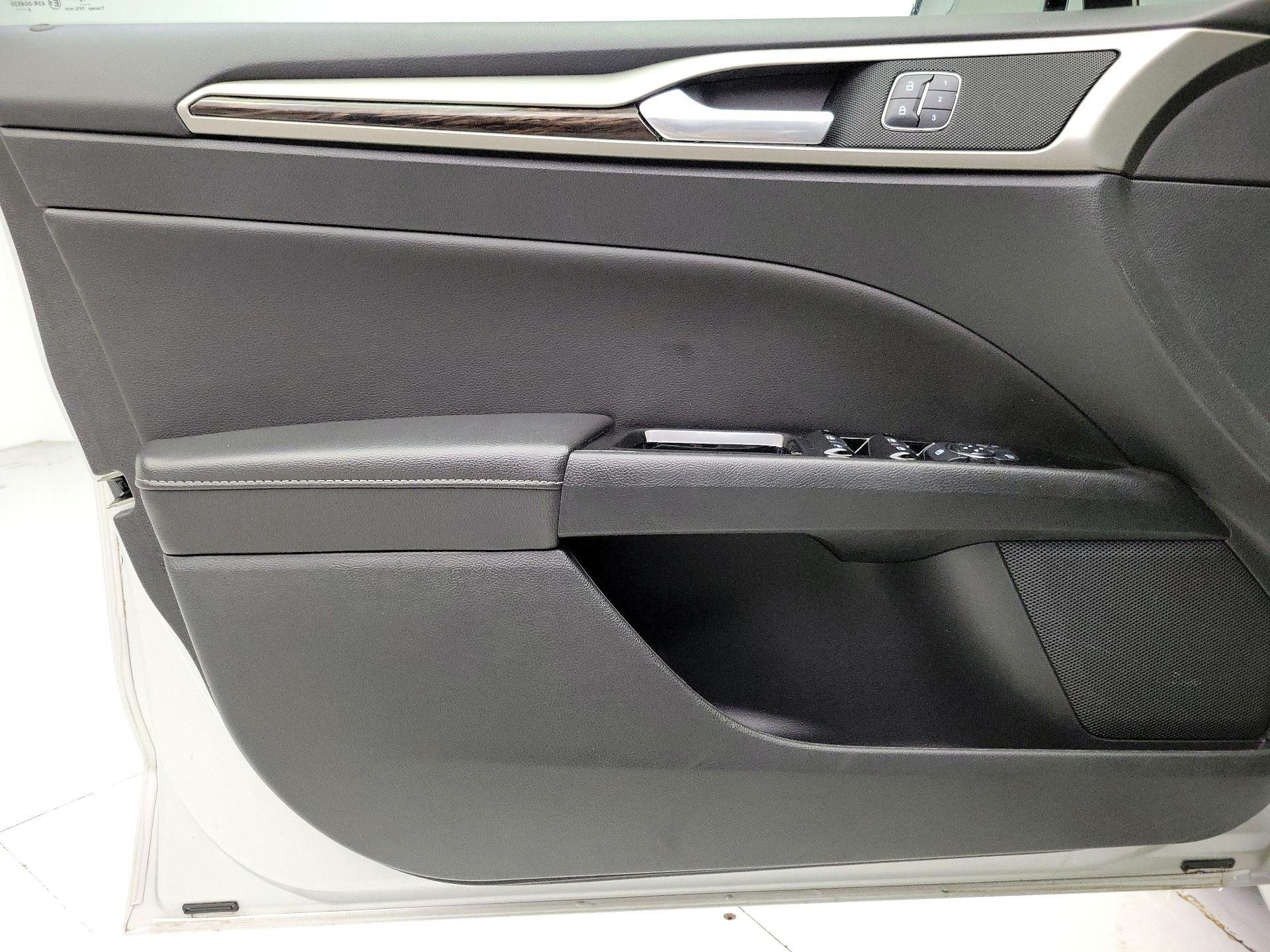 Thumbnail: 2015 Ford Fusion - 12