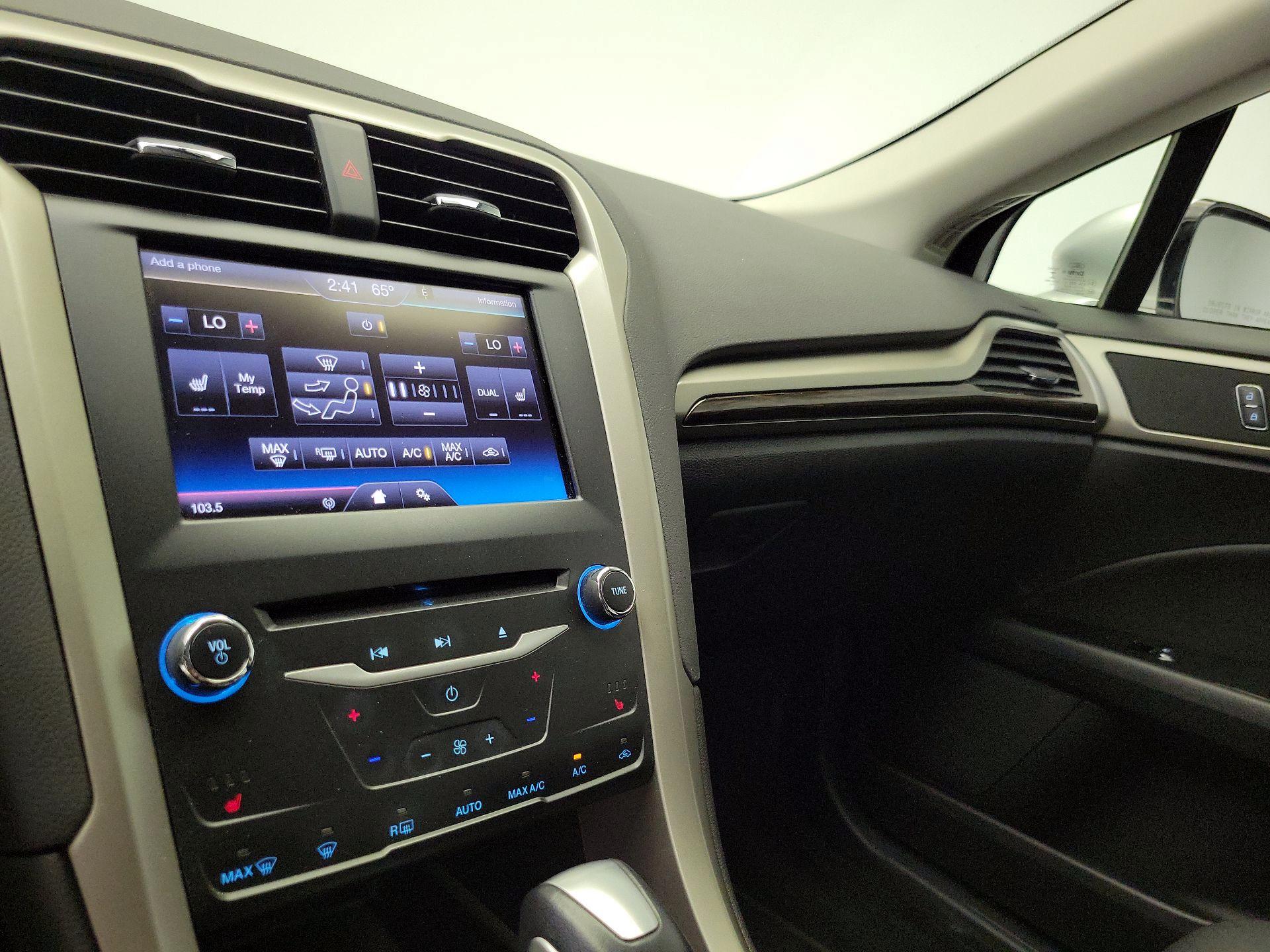 Thumbnail: 2015 Ford Fusion - 16