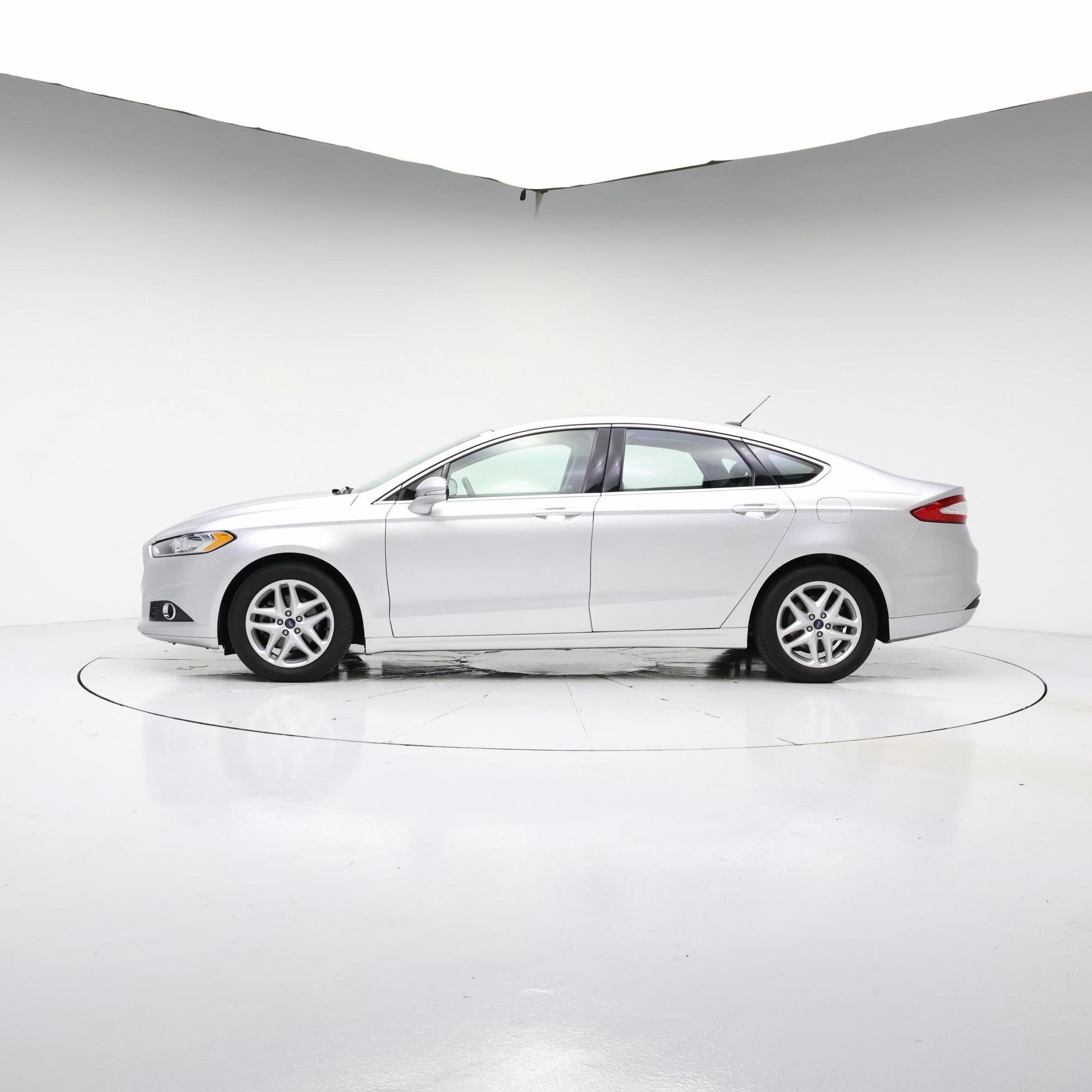 Thumbnail: 2015 Ford Fusion - 3