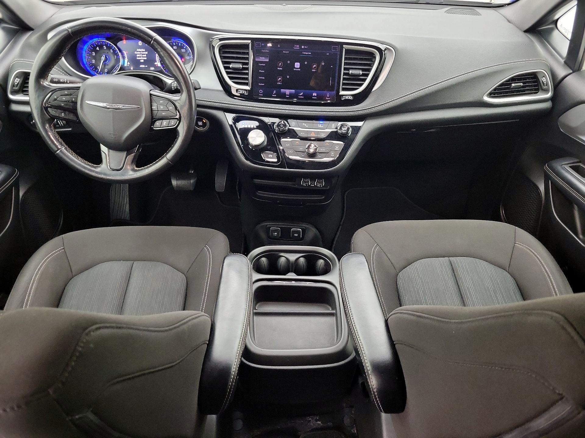Thumbnail: 2021 Chrysler Pacifica - 9