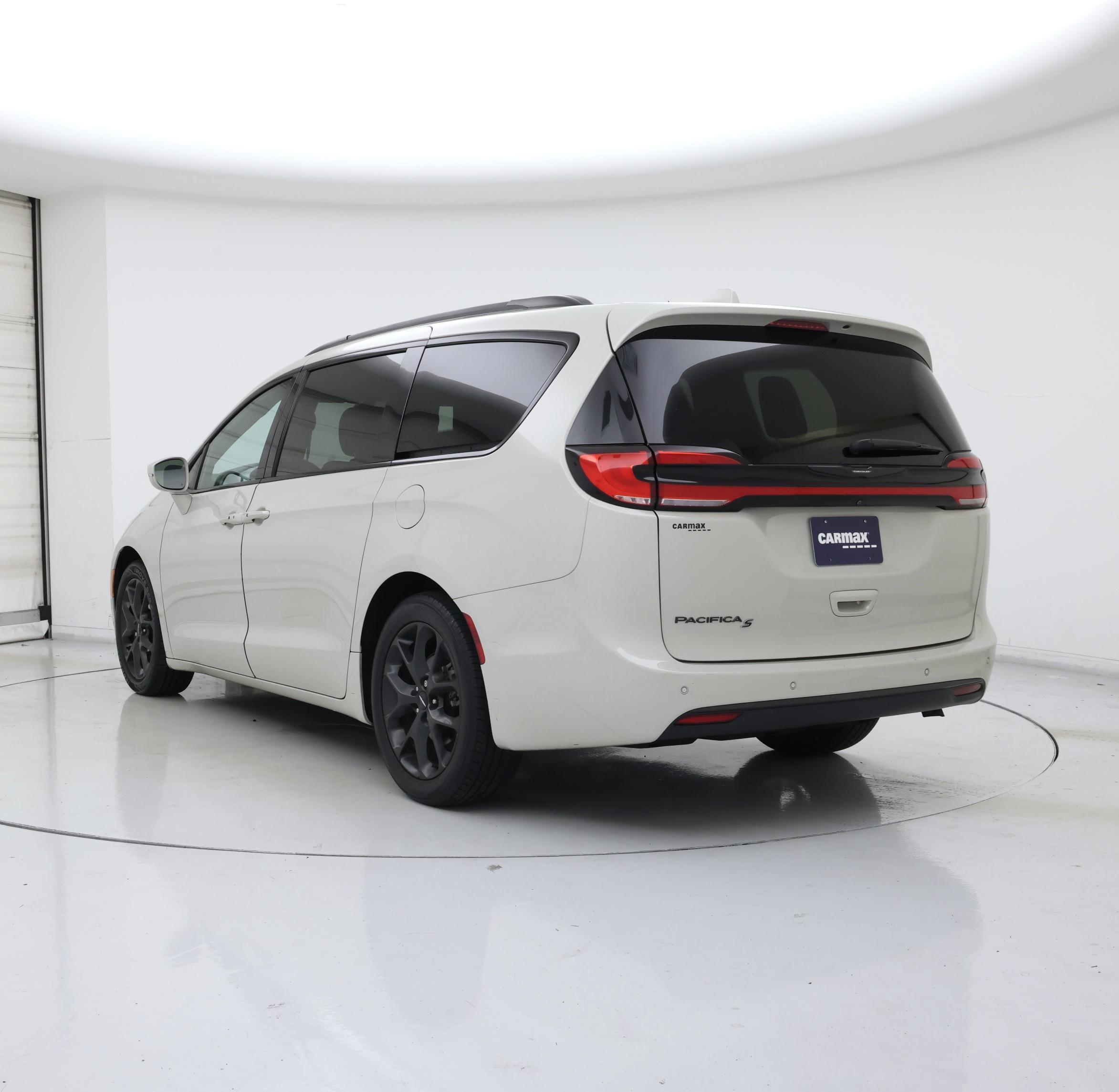 Thumbnail: 2021 Chrysler Pacifica - 2