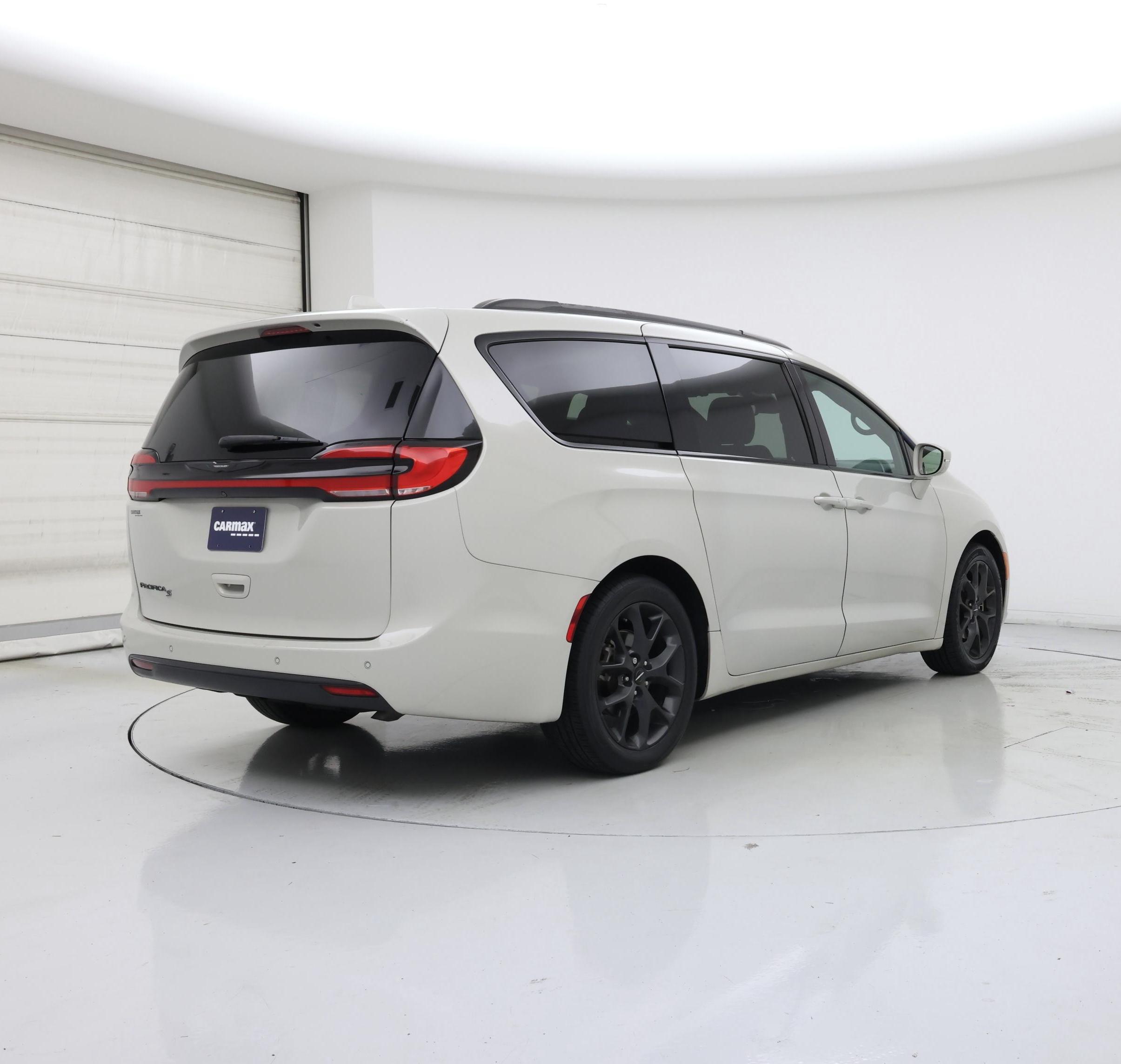 Thumbnail: 2021 Chrysler Pacifica - 8