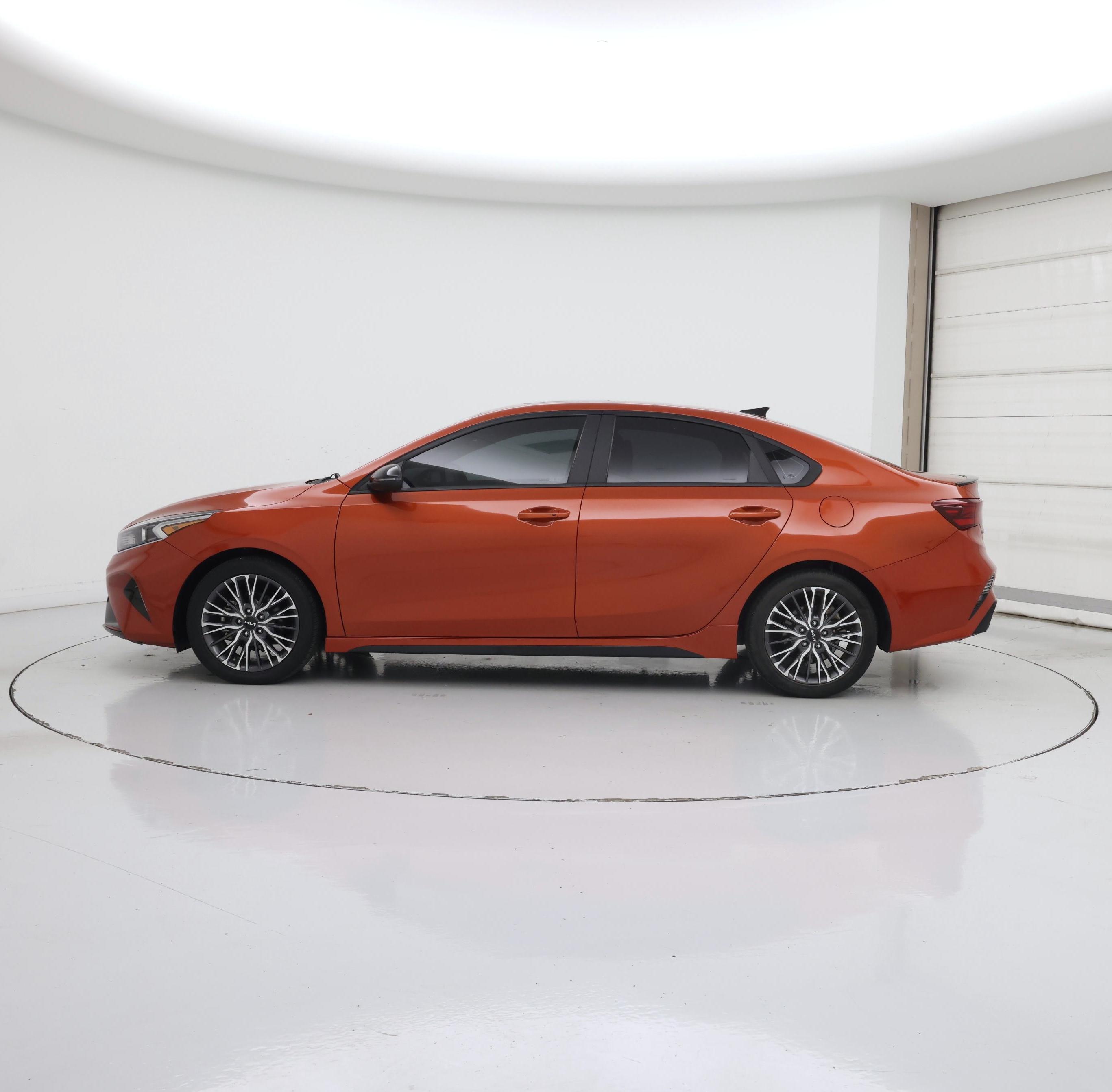 Thumbnail: 2022 Kia Forte - 3