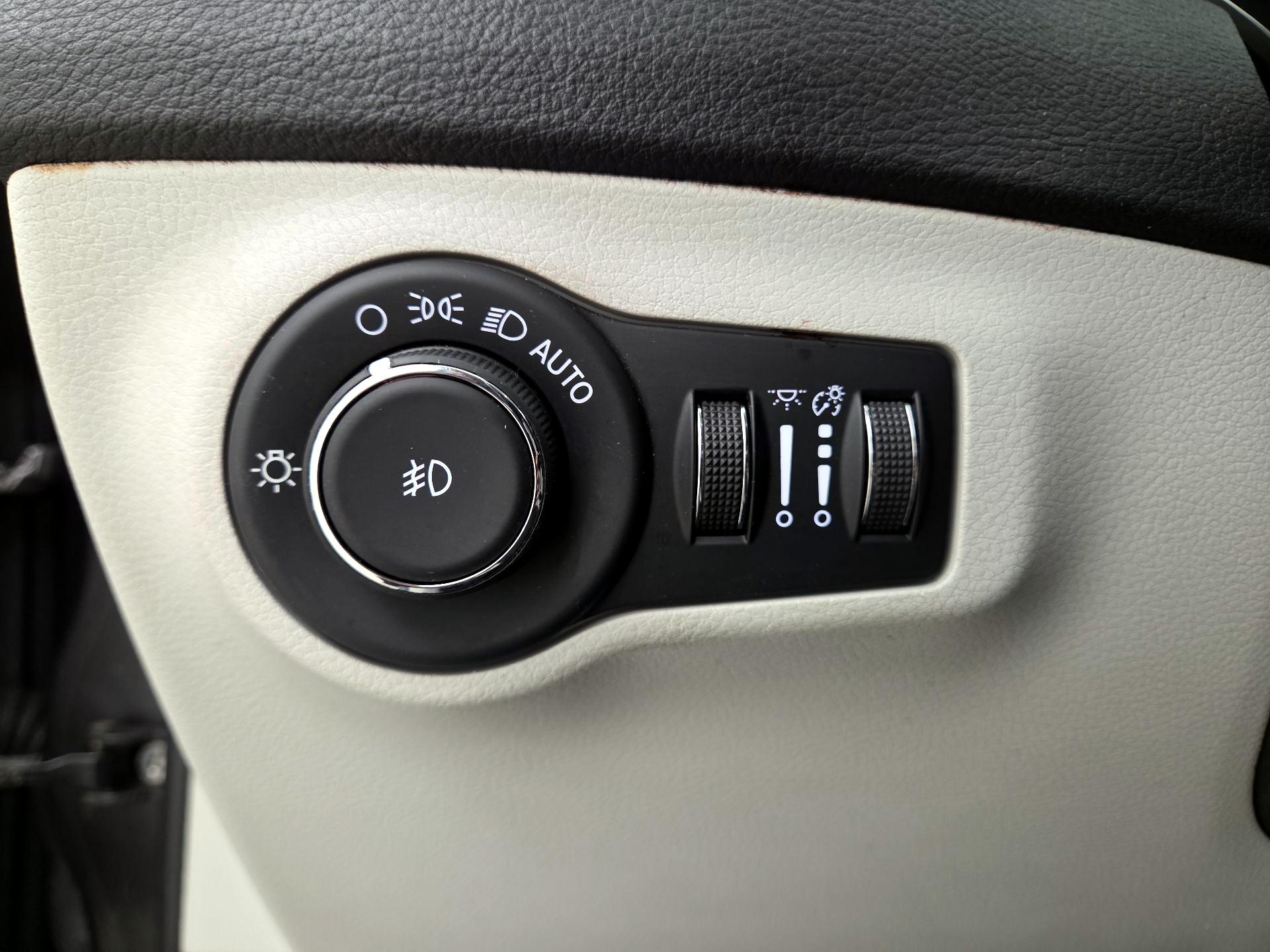 Thumbnail: 2019 Jeep Compass - 13