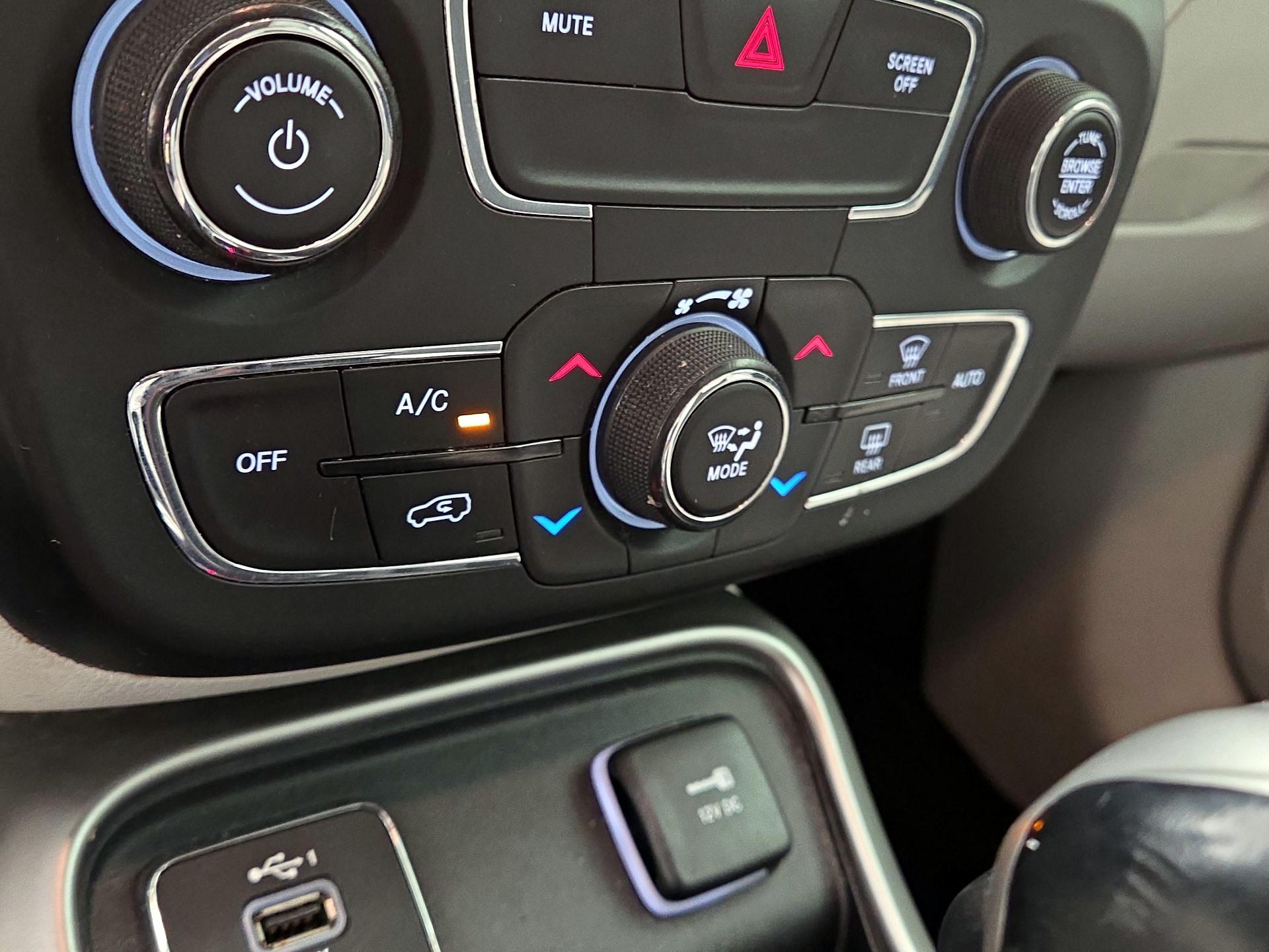 Thumbnail: 2019 Jeep Compass - 16