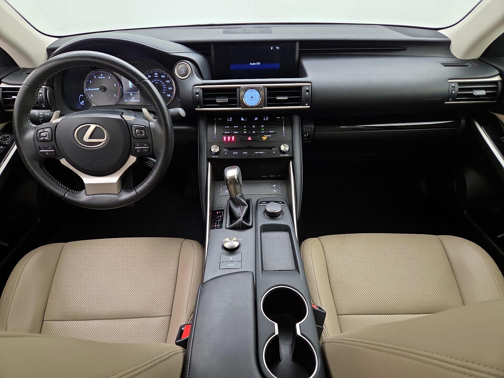 Thumbnail: 2018 Lexus IS - 9