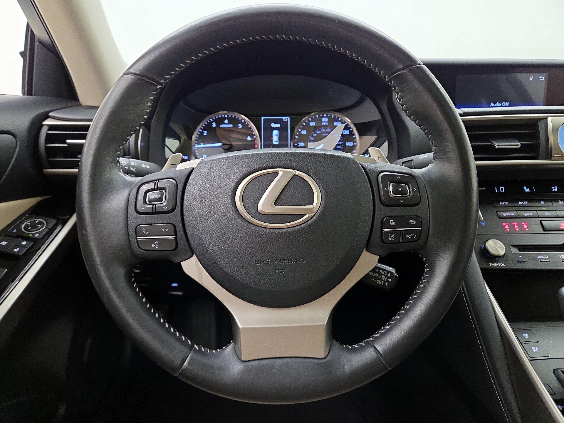 Thumbnail: 2018 Lexus IS - 10