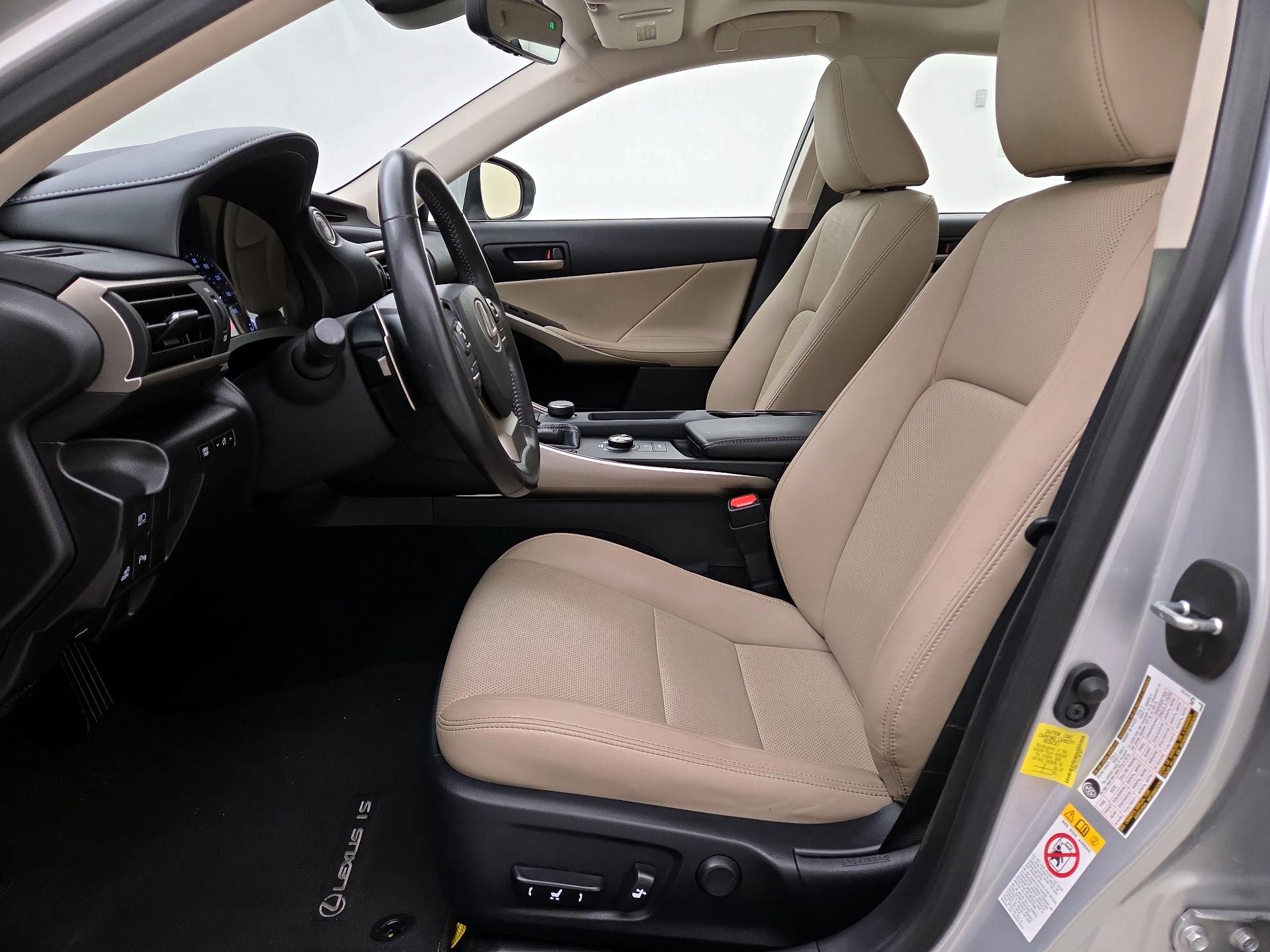 Thumbnail: 2018 Lexus IS - 11