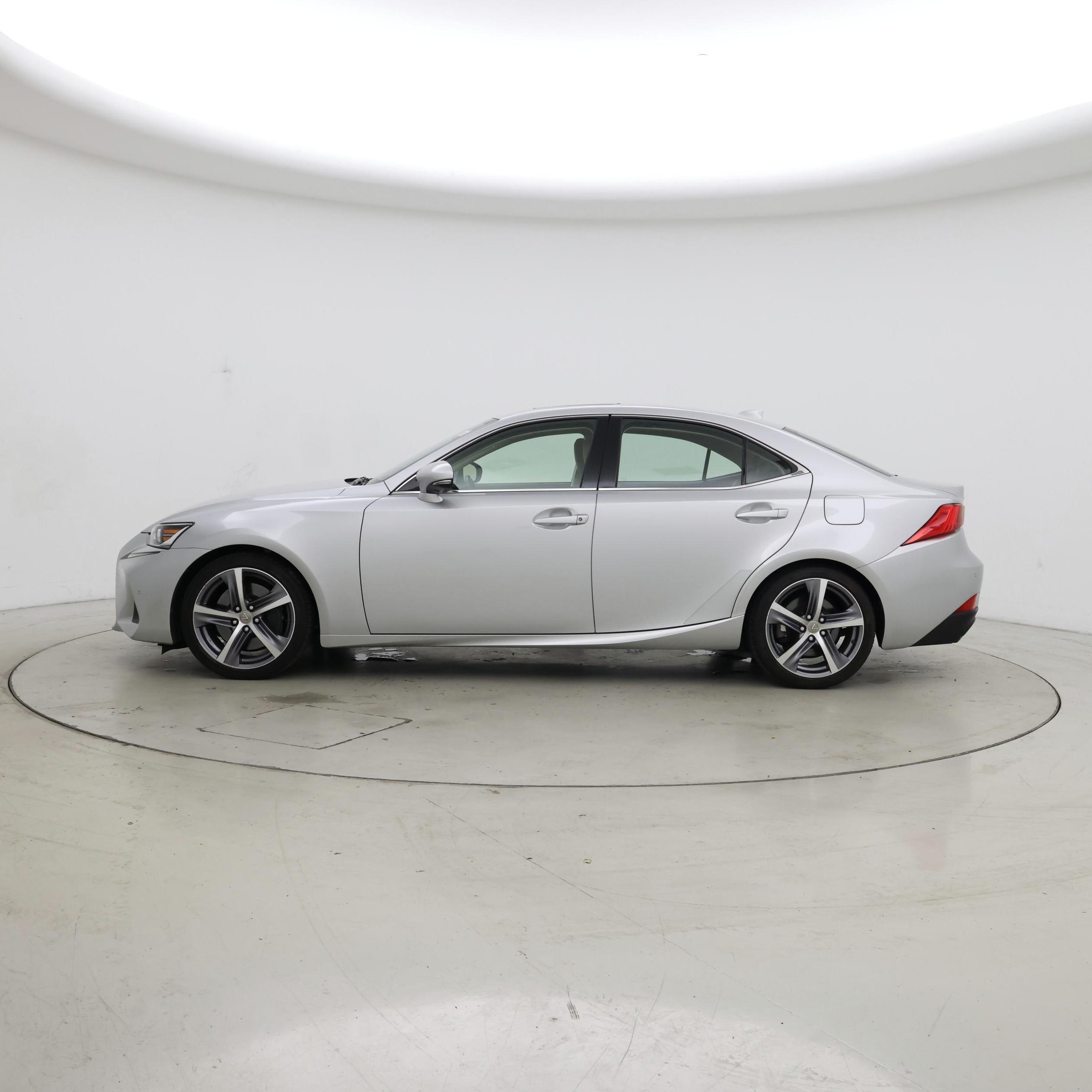 Thumbnail: 2018 Lexus IS - 3