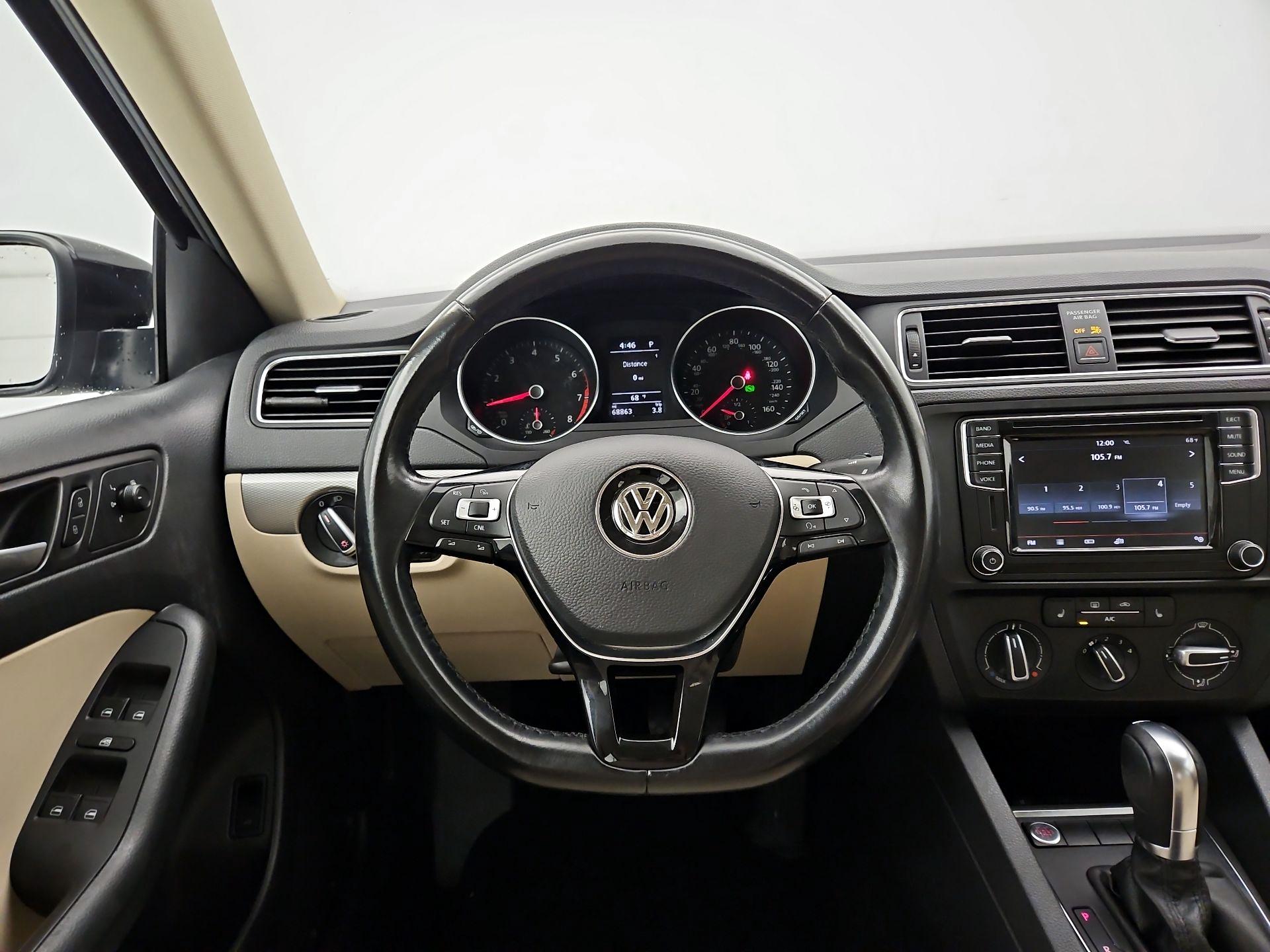 Thumbnail: 2017 Volkswagen Jetta - 10