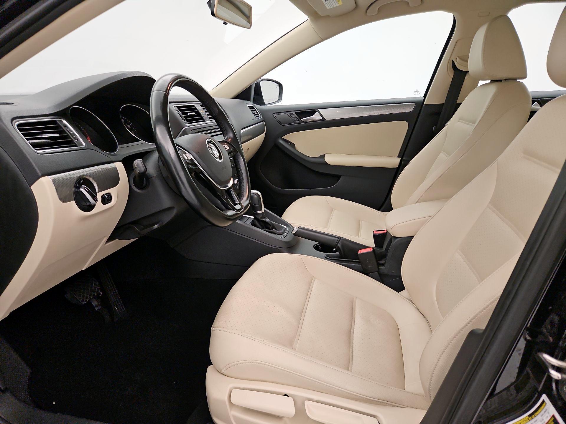 Thumbnail: 2017 Volkswagen Jetta - 11
