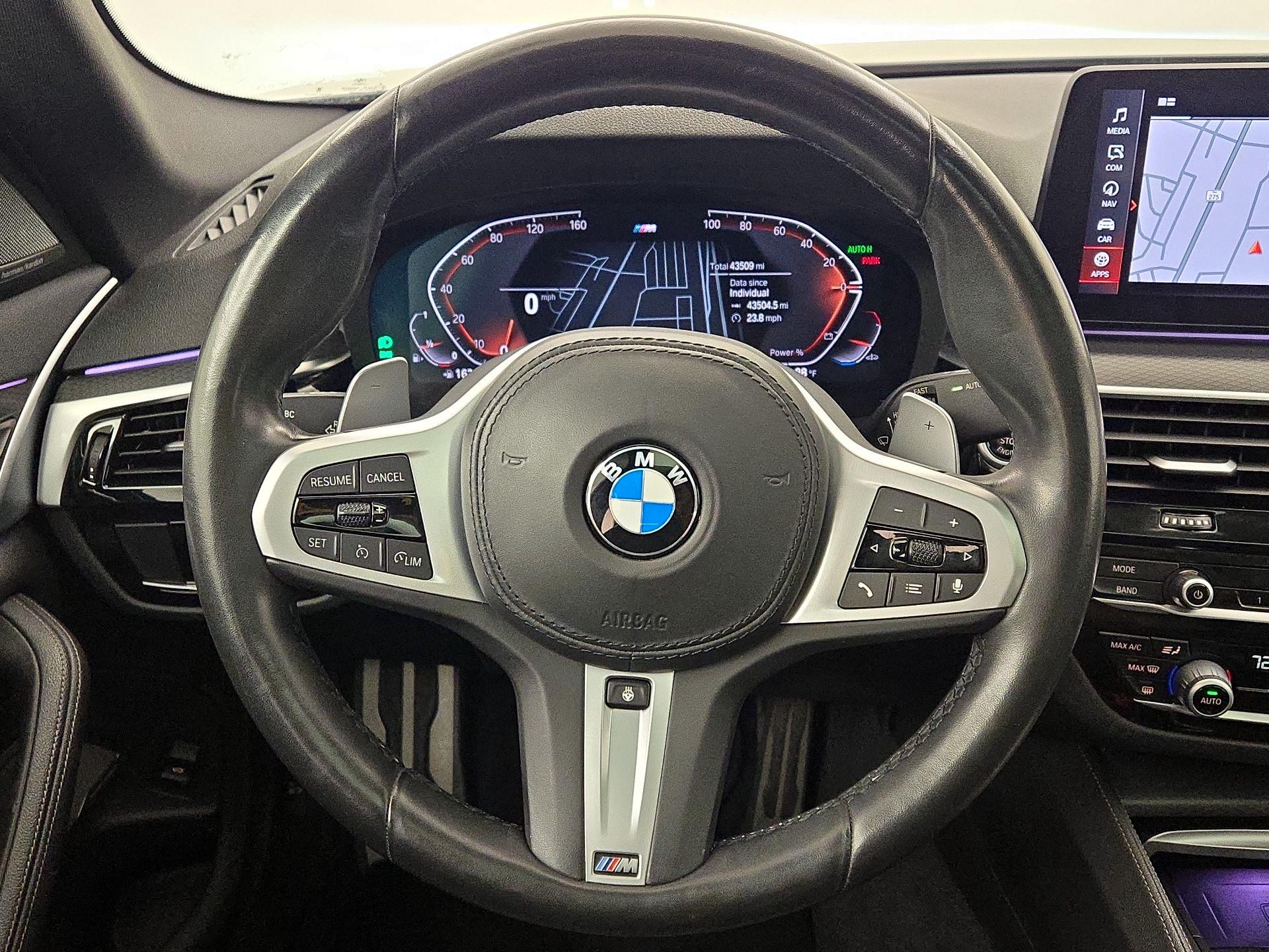 Thumbnail: 2021 BMW 5 Series - 10