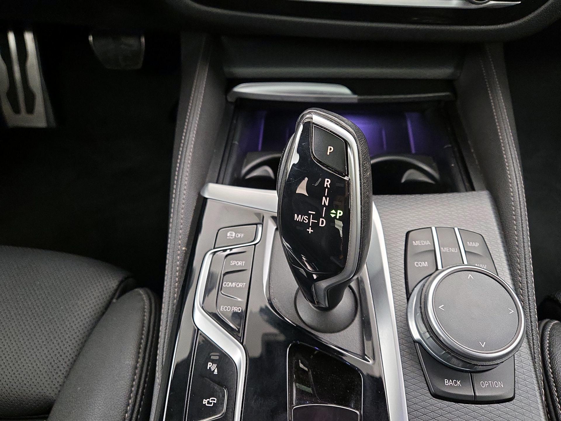 Thumbnail: 2021 BMW 5 Series - 18