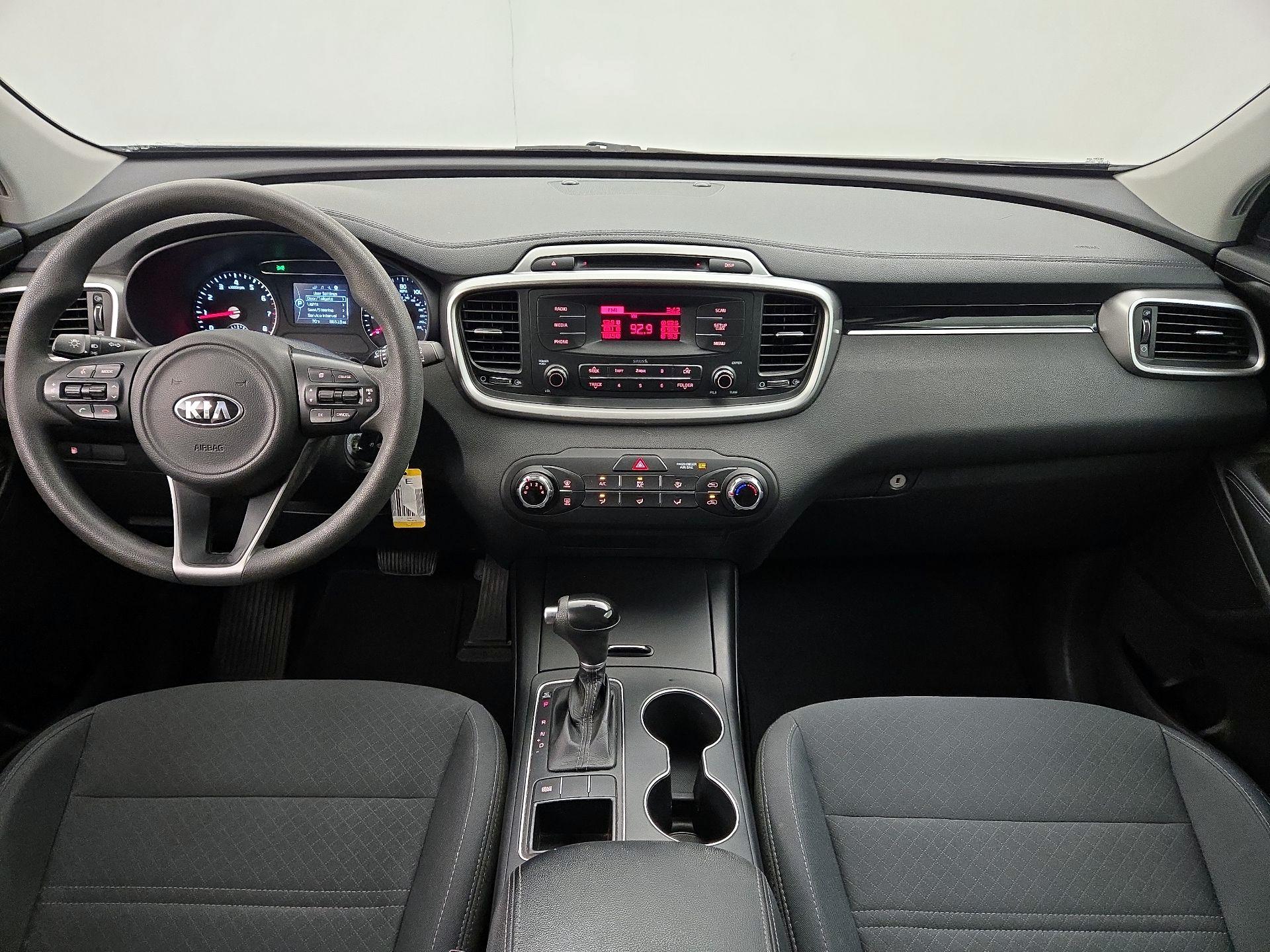 Thumbnail: 2017 Kia Sorento - 9