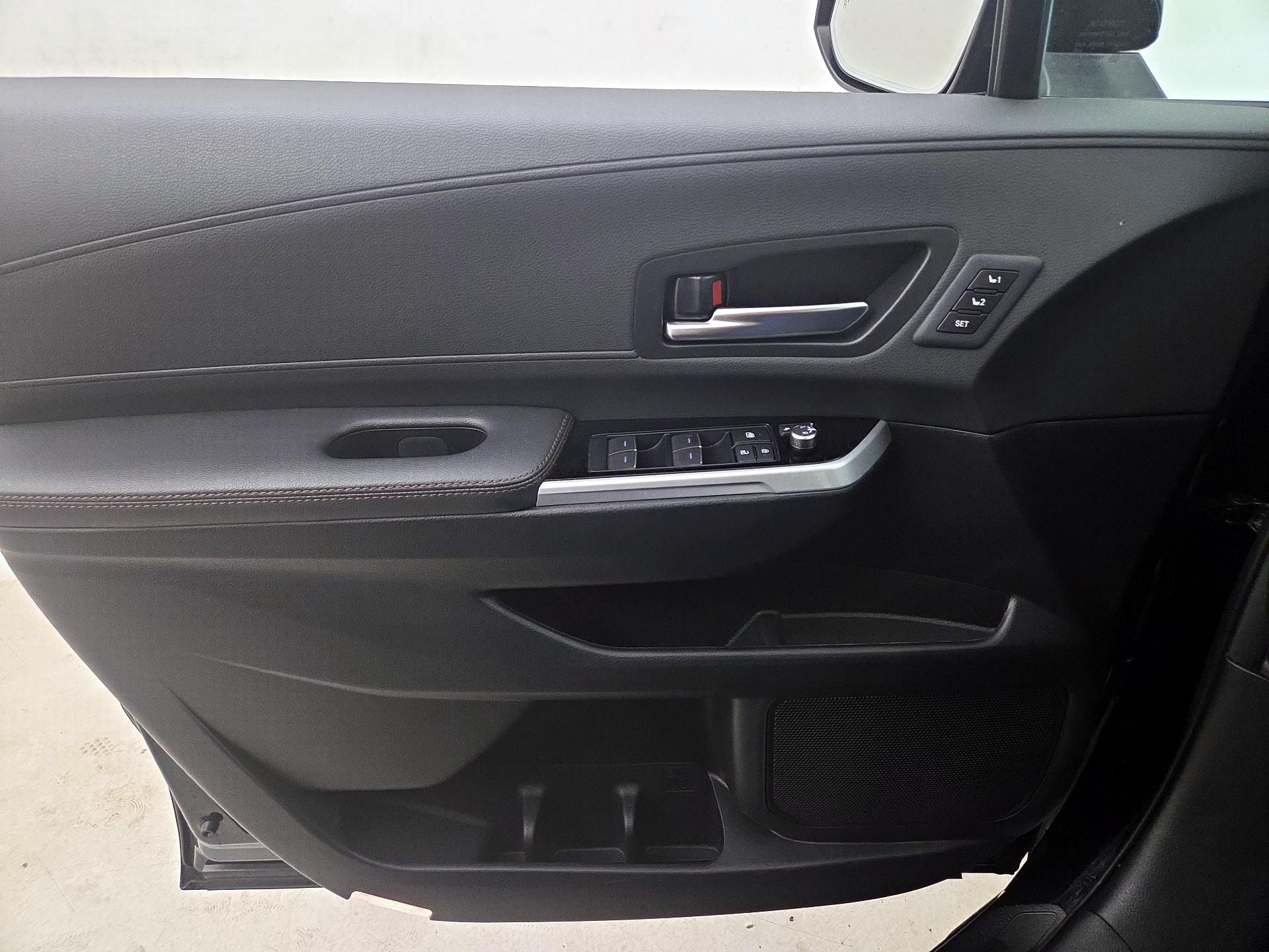 Thumbnail: 2025 Toyota Sienna - 12