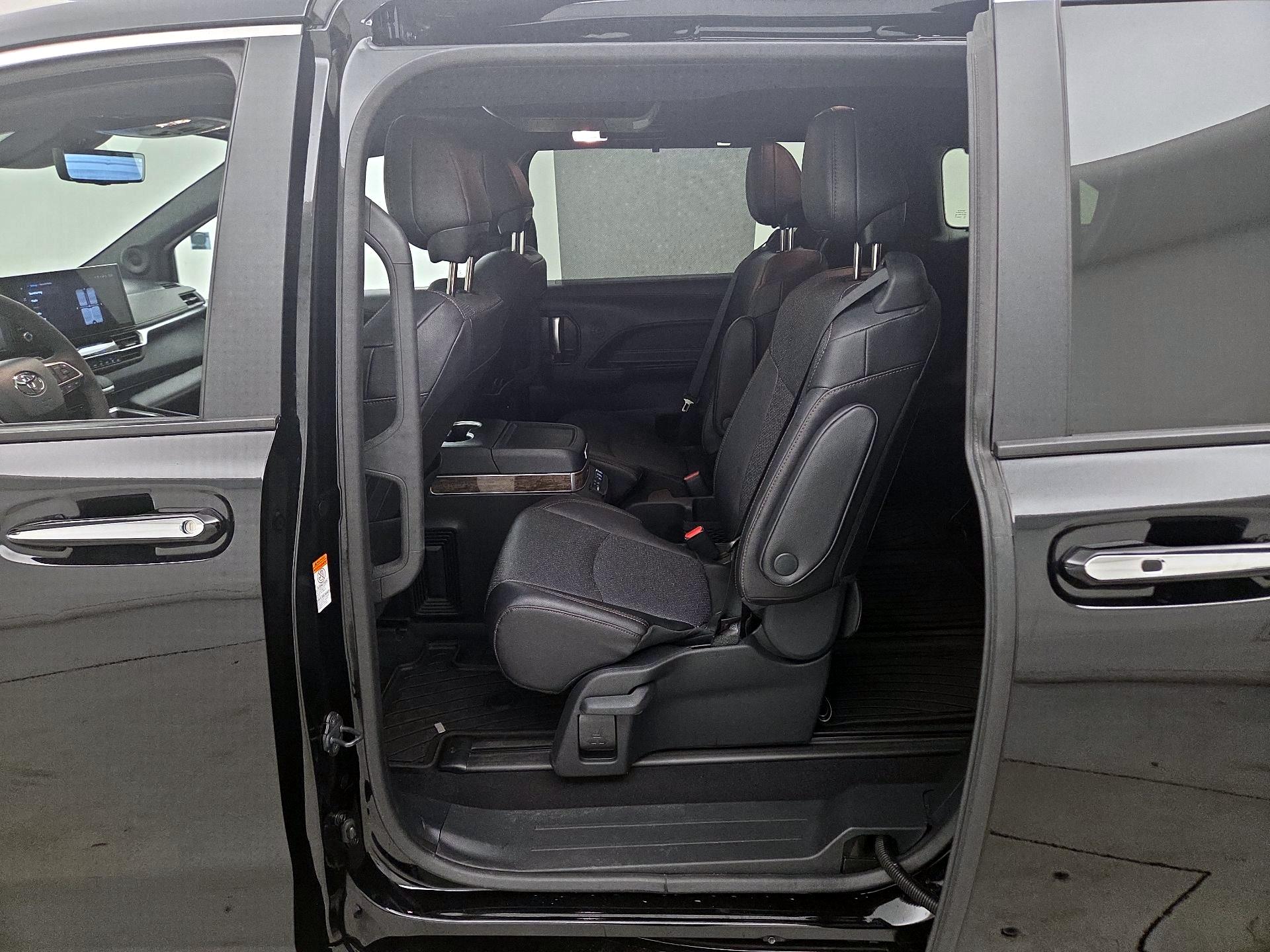 Thumbnail: 2025 Toyota Sienna - 20