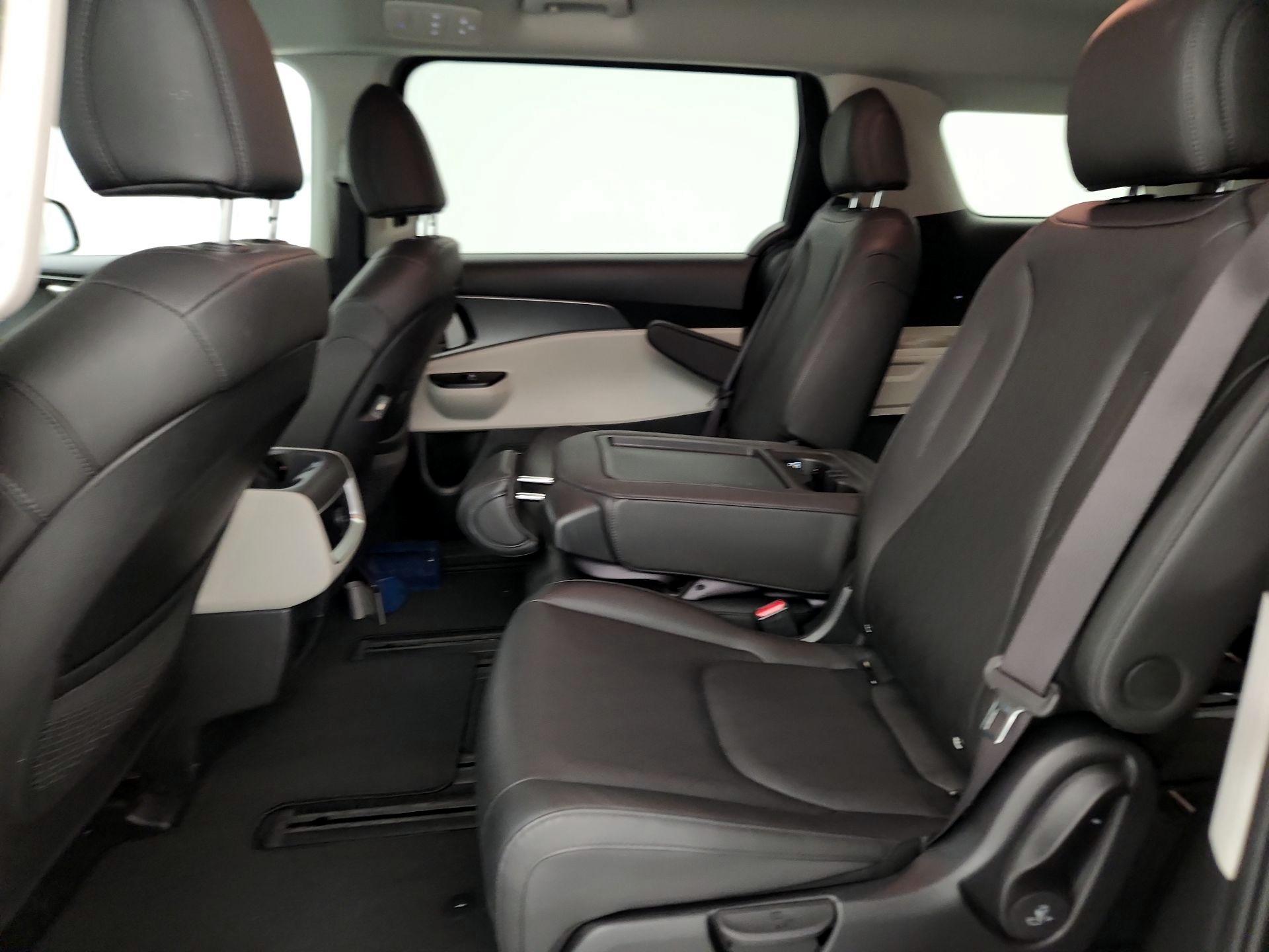 Thumbnail: 2024 Kia Carnival - 19