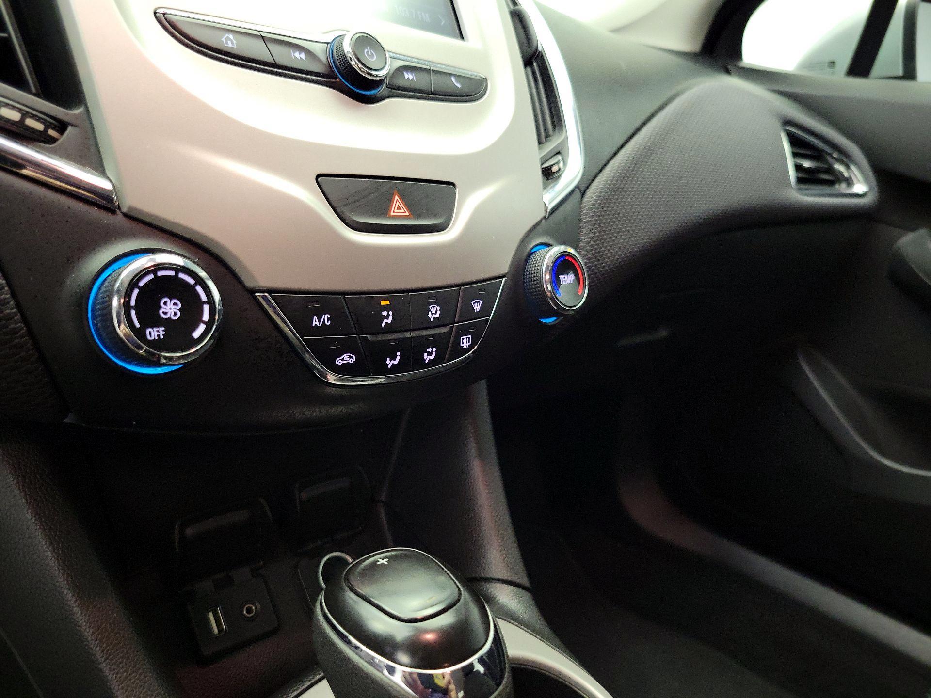 Thumbnail: 2016 Chevrolet Cruze - 16