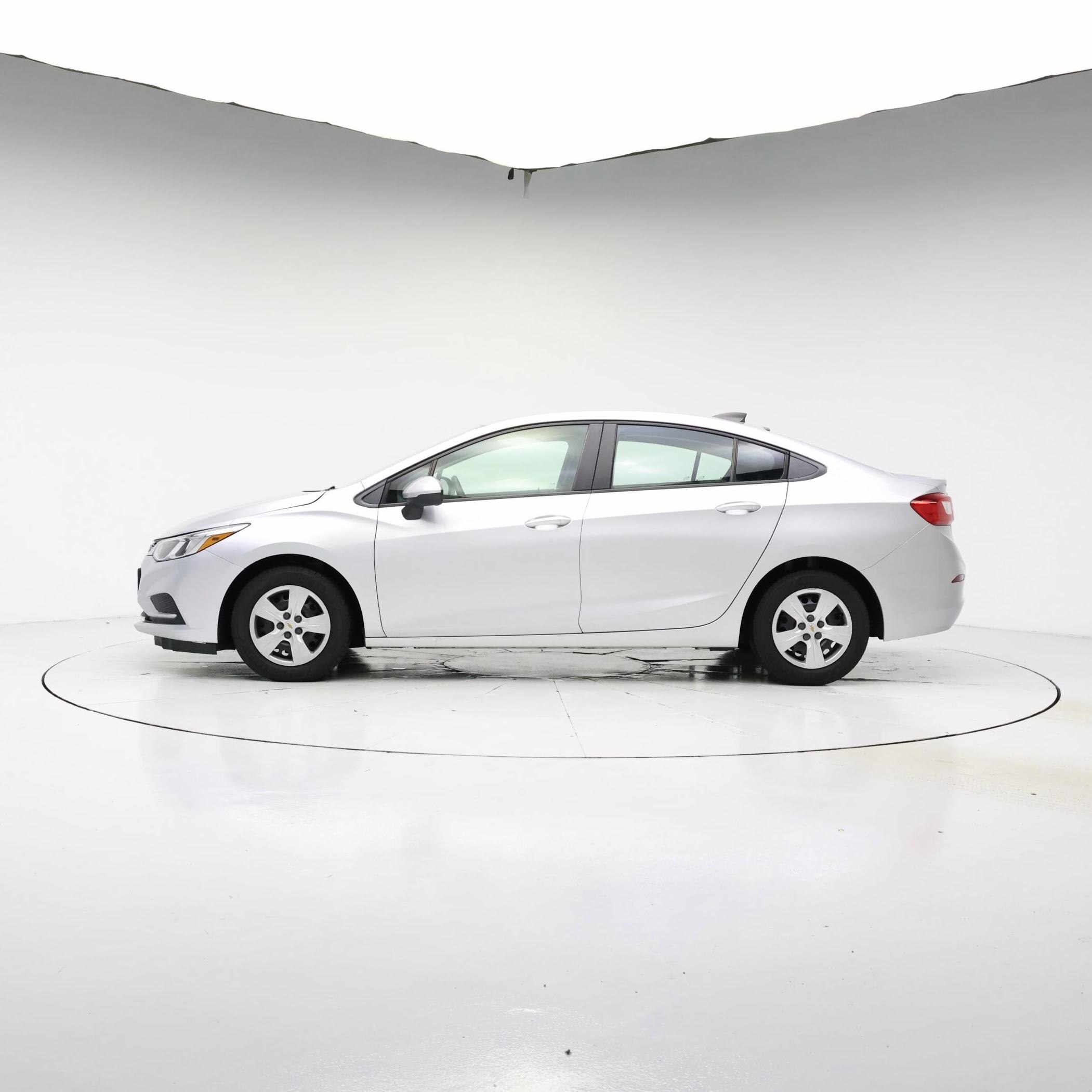 Thumbnail: 2016 Chevrolet Cruze - 3