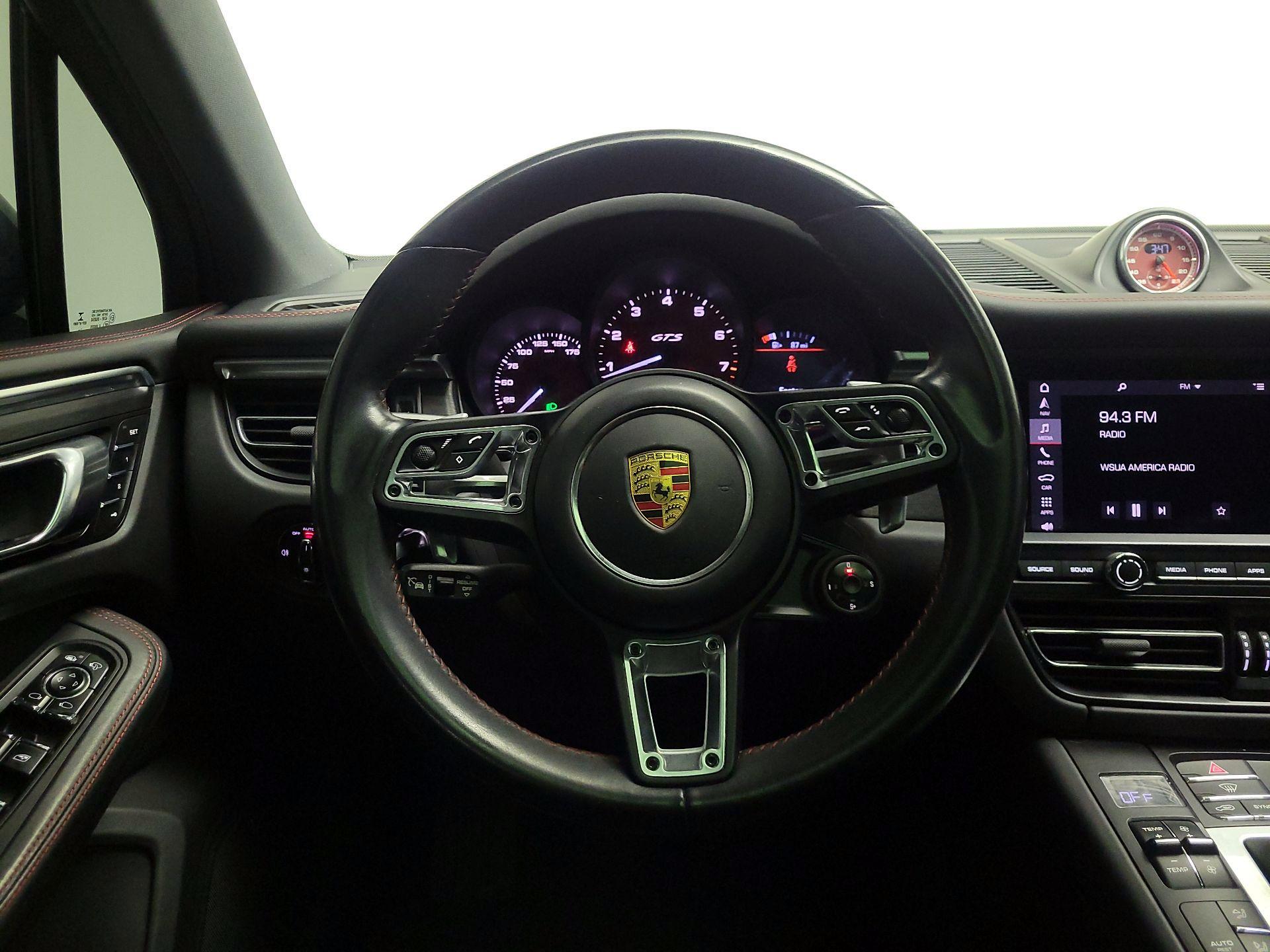 Thumbnail: 2020 Porsche Macan - 10