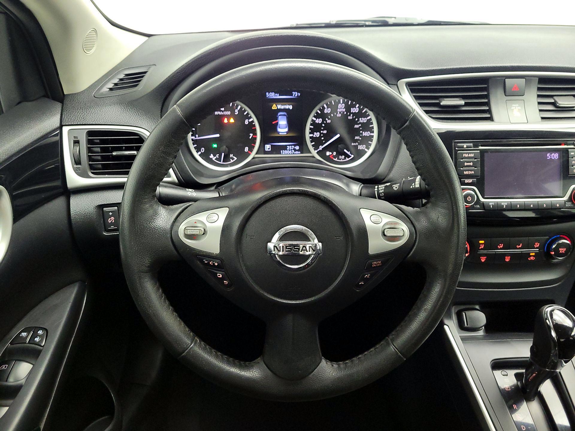 Thumbnail: 2017 Nissan Sentra - 10