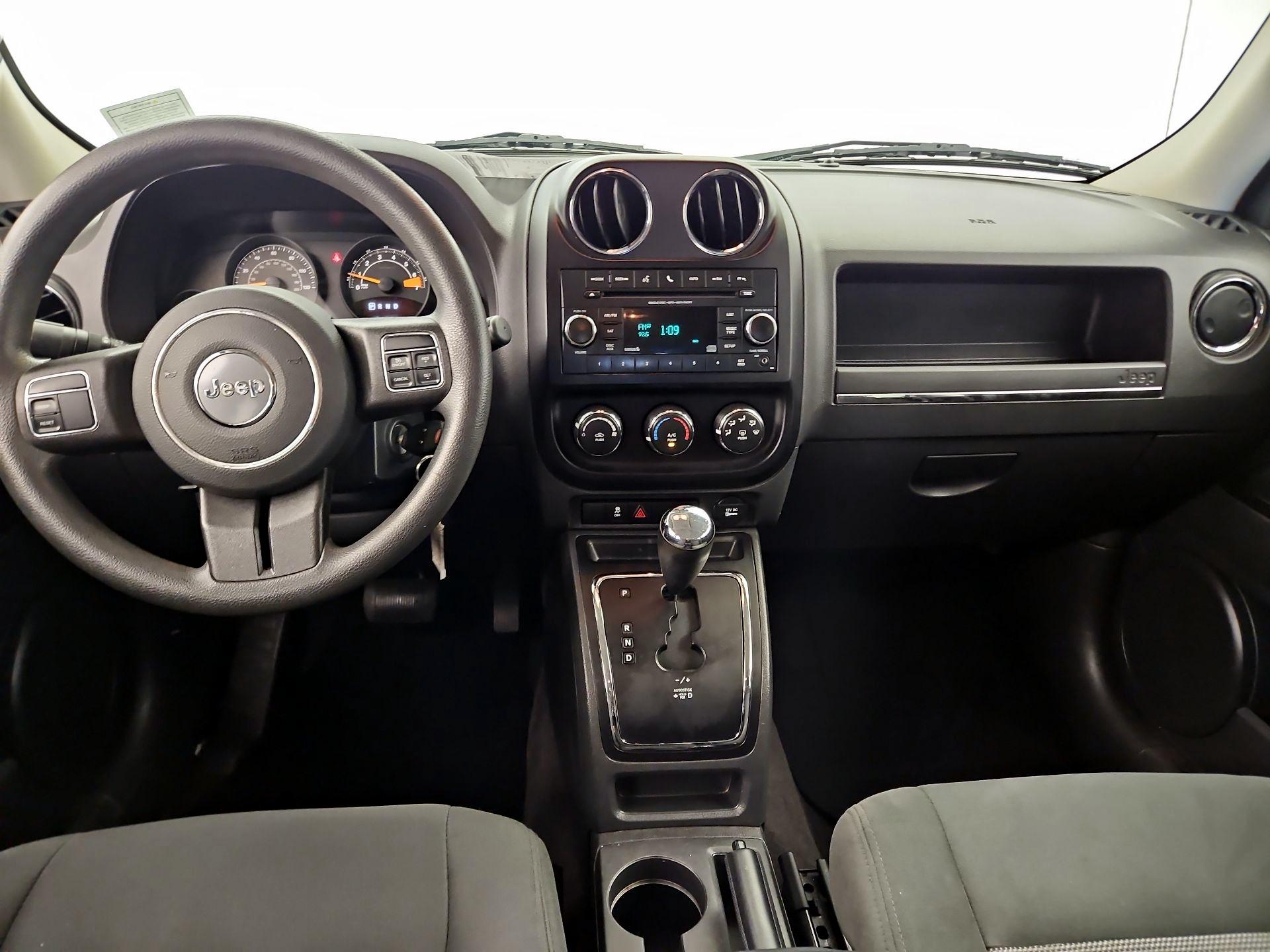 Thumbnail: 2017 Jeep Patriot - 9